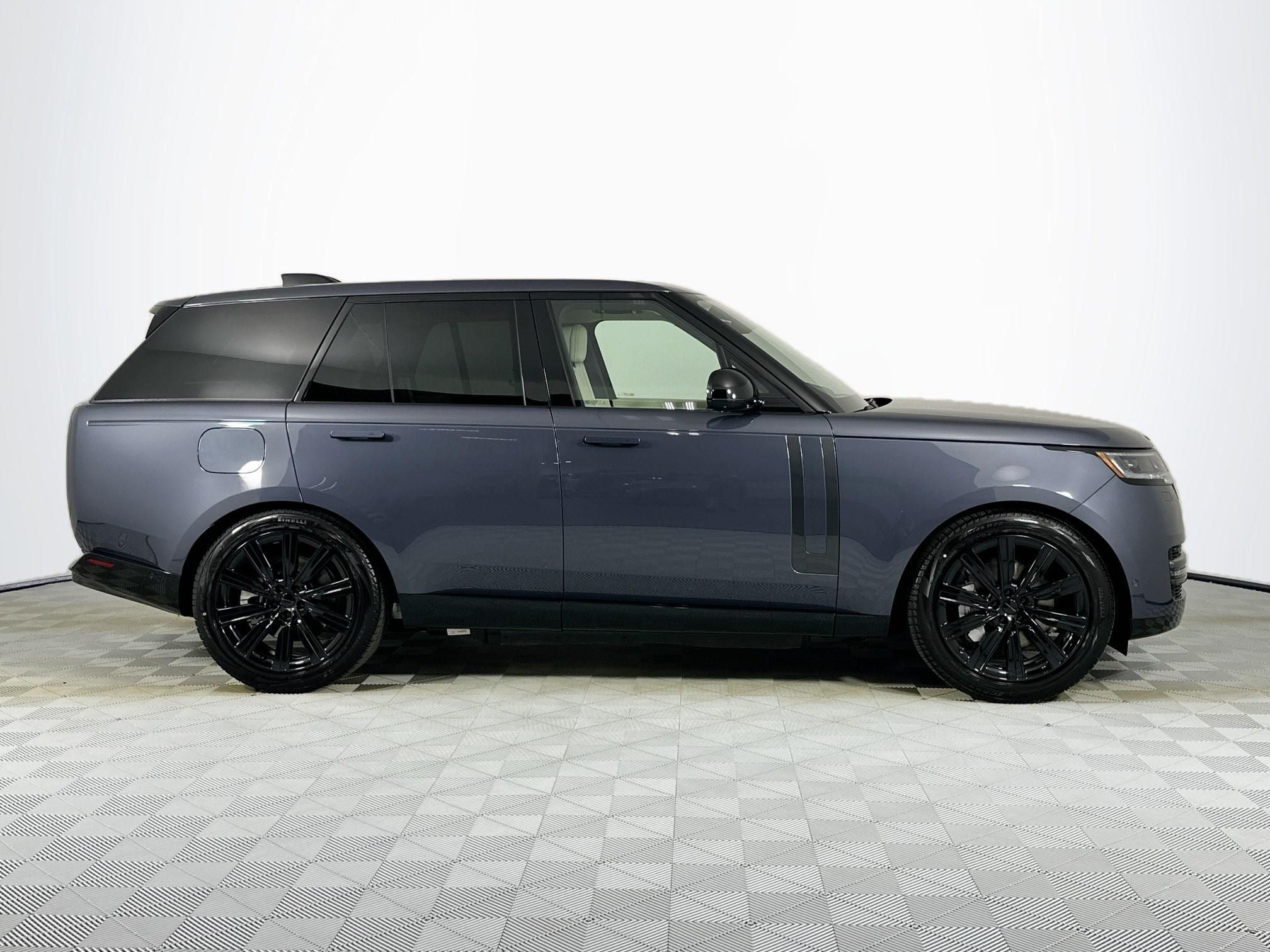 2026 Land Rover Range Rover Plug-In Hybrid SE