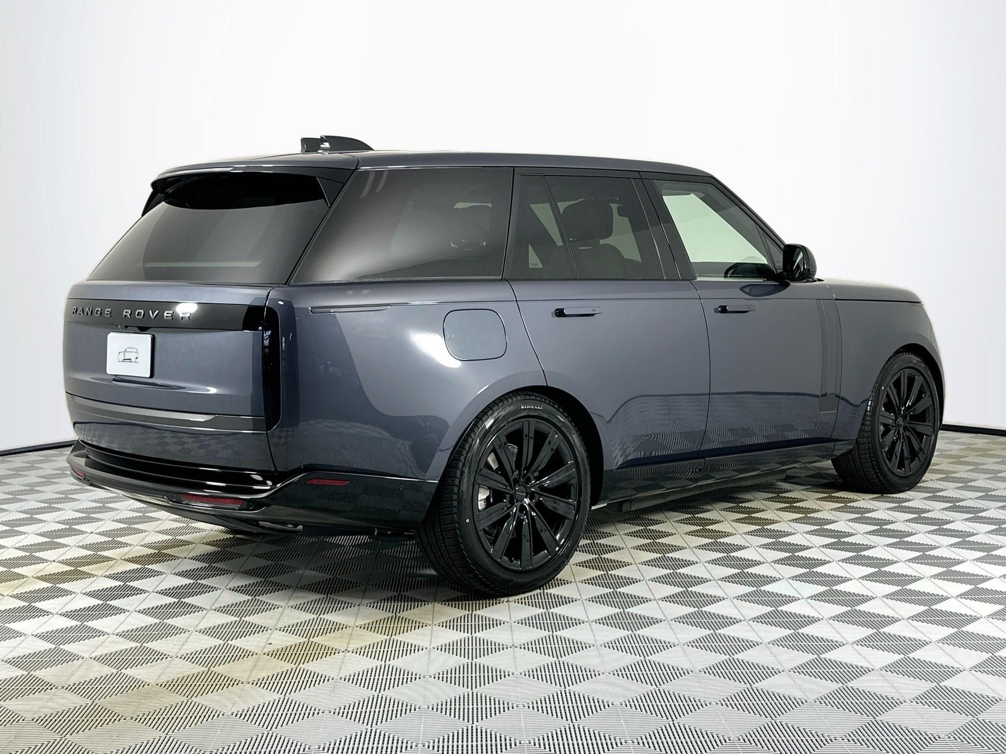 2026 Land Rover Range Rover Plug-In Hybrid SE