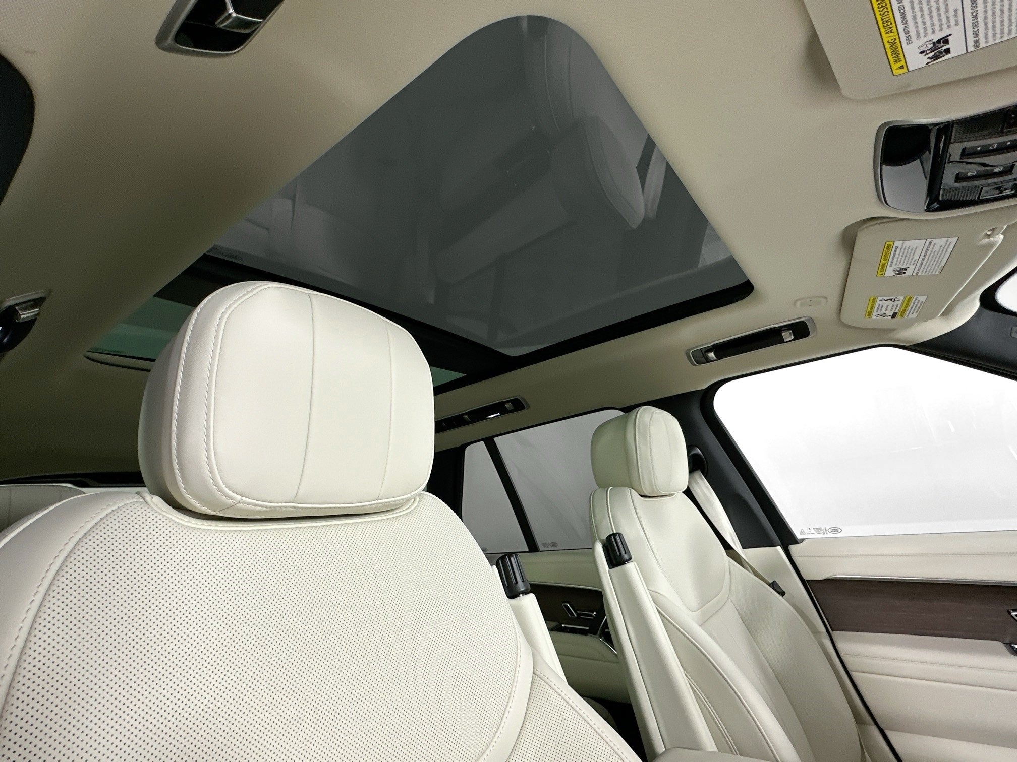 2026 Land Rover Range Rover Plug-In Hybrid SE