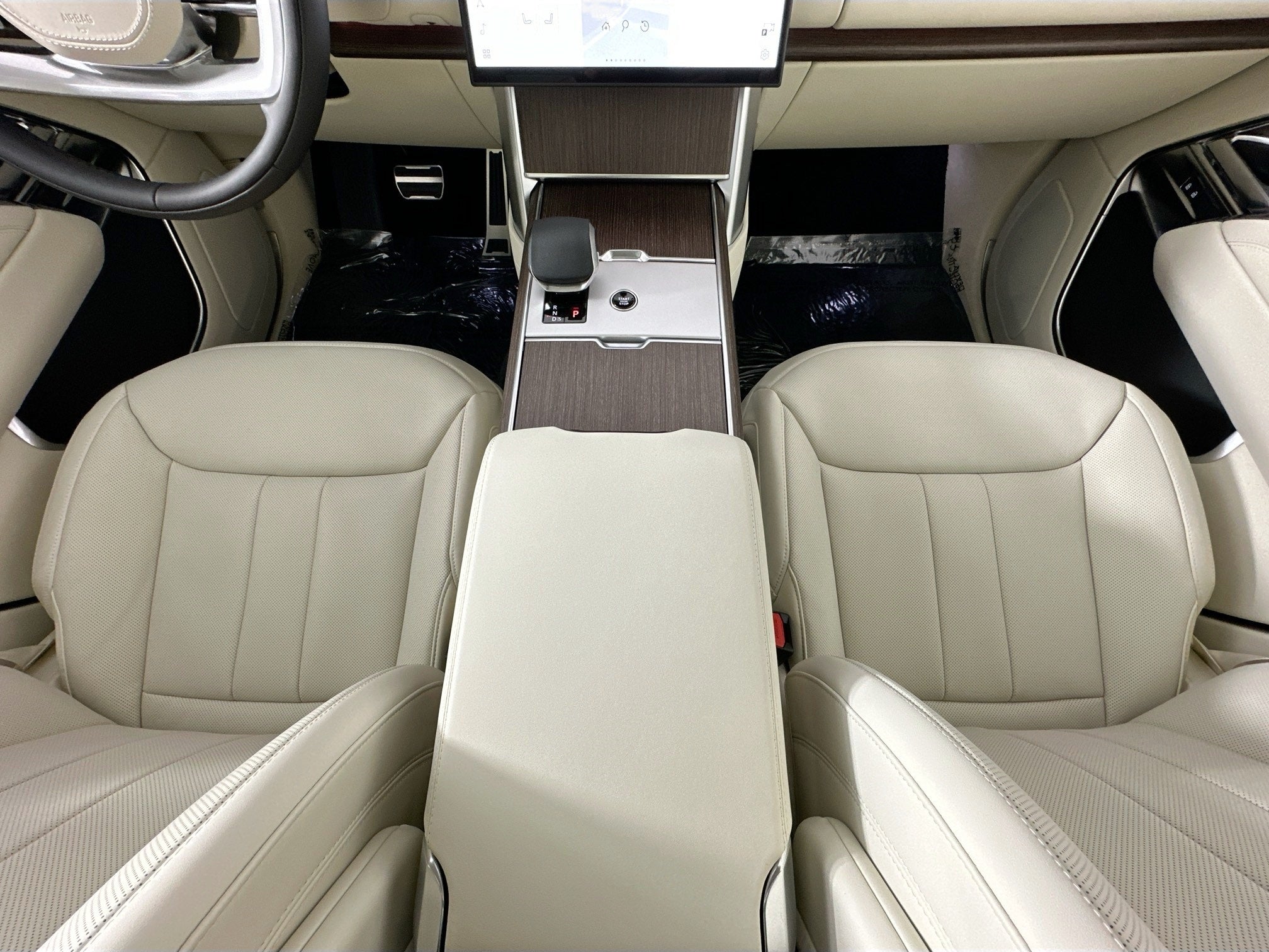 2026 Land Rover Range Rover Plug-In Hybrid SE