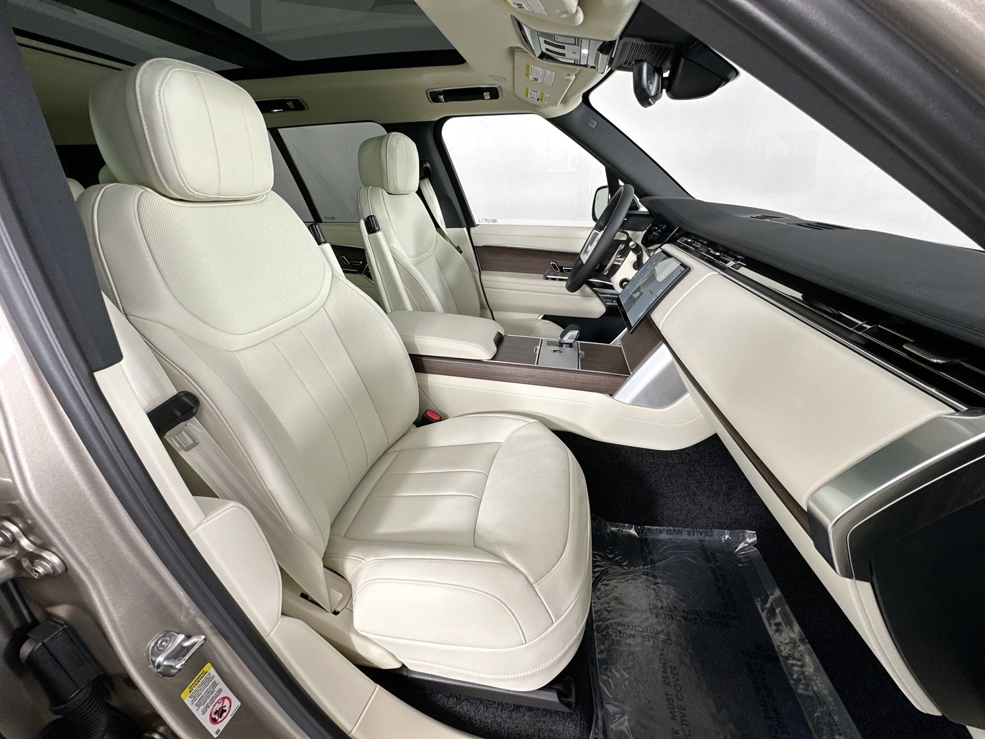 2026 Land Rover Range Rover Plug-In Hybrid SE