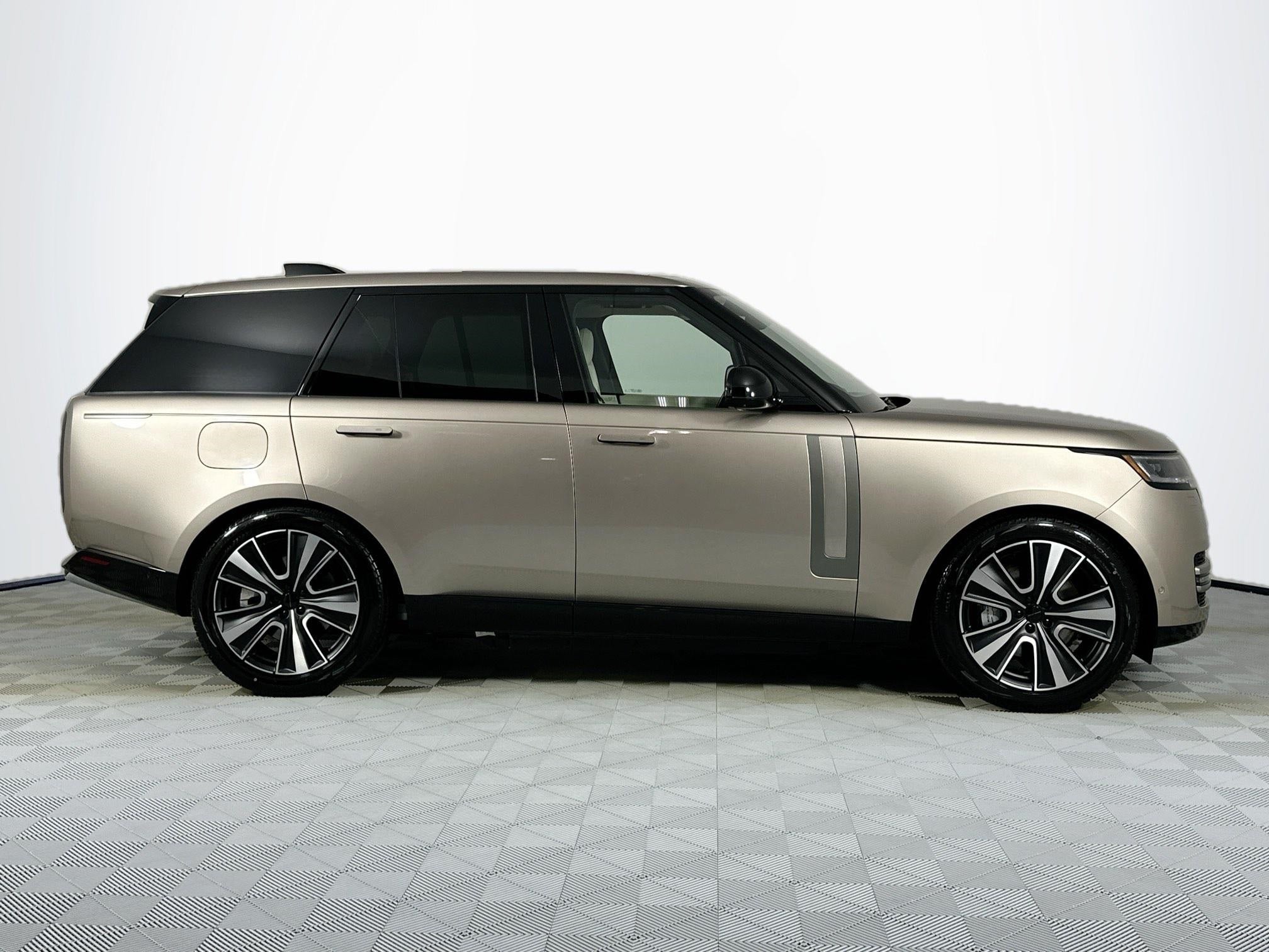 2026 Land Rover Range Rover Plug-In Hybrid SE