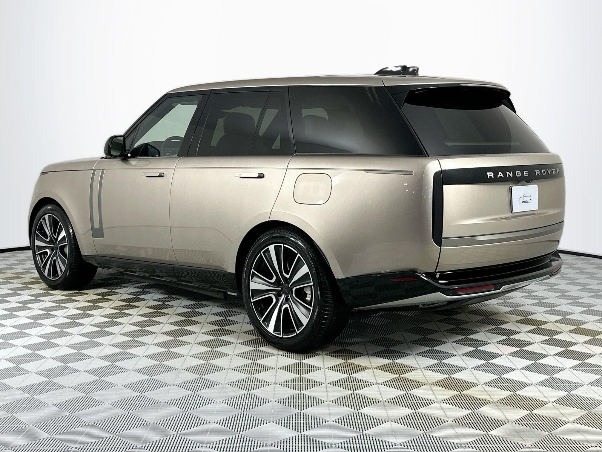 2026 Land Rover Range Rover Plug-In Hybrid SE