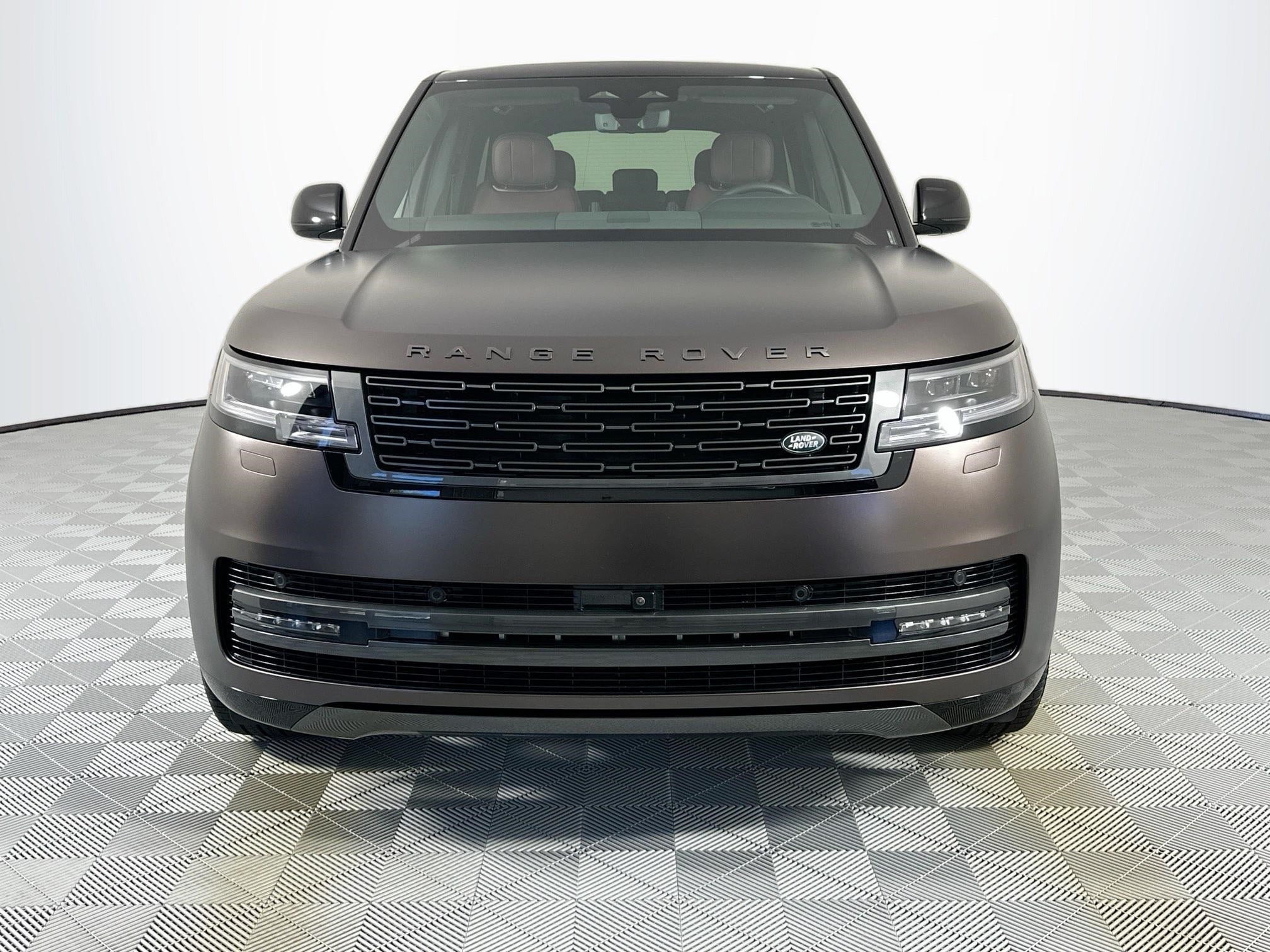 2025 Land Rover Range Rover Plug-In Hybrid SE