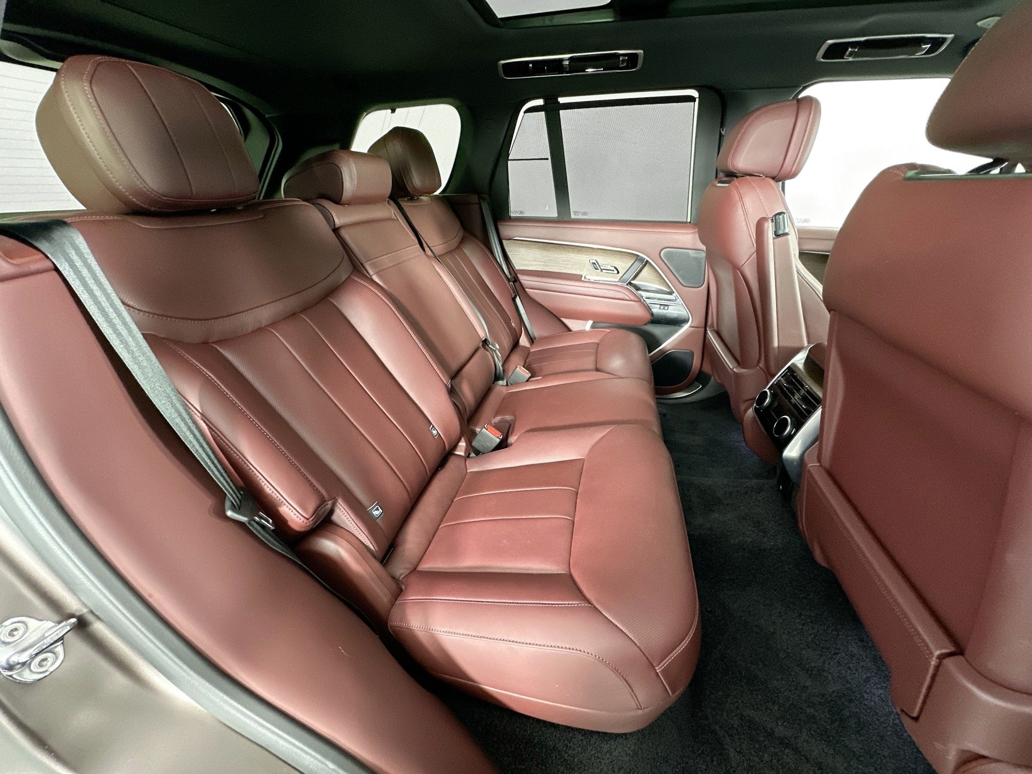 2025 Land Rover Range Rover Plug-In Hybrid SE