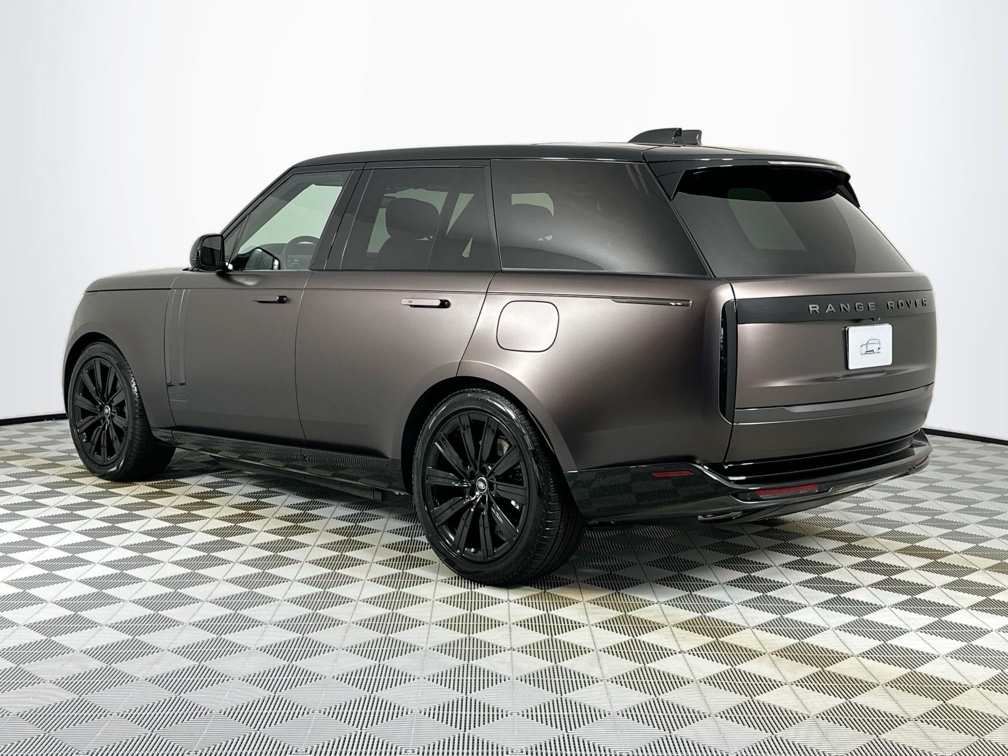 2025 Land Rover Range Rover Plug-In Hybrid SE