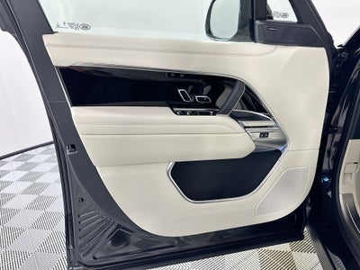 2026 Land Rover Range Rover Plug-In Hybrid SE