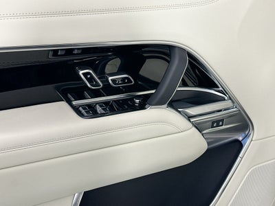 2026 Land Rover Range Rover Plug-In Hybrid SE