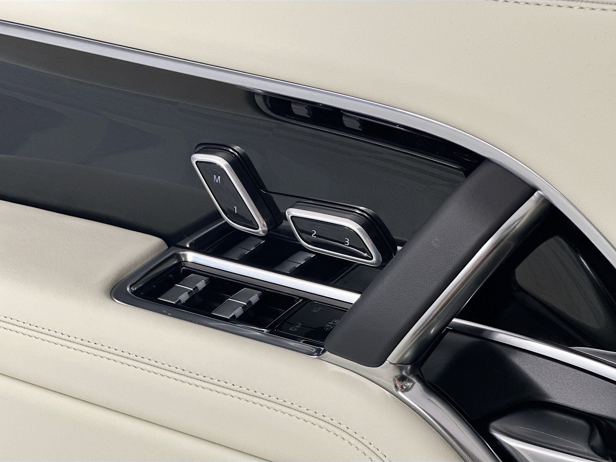 2026 Land Rover Range Rover Plug-In Hybrid SE