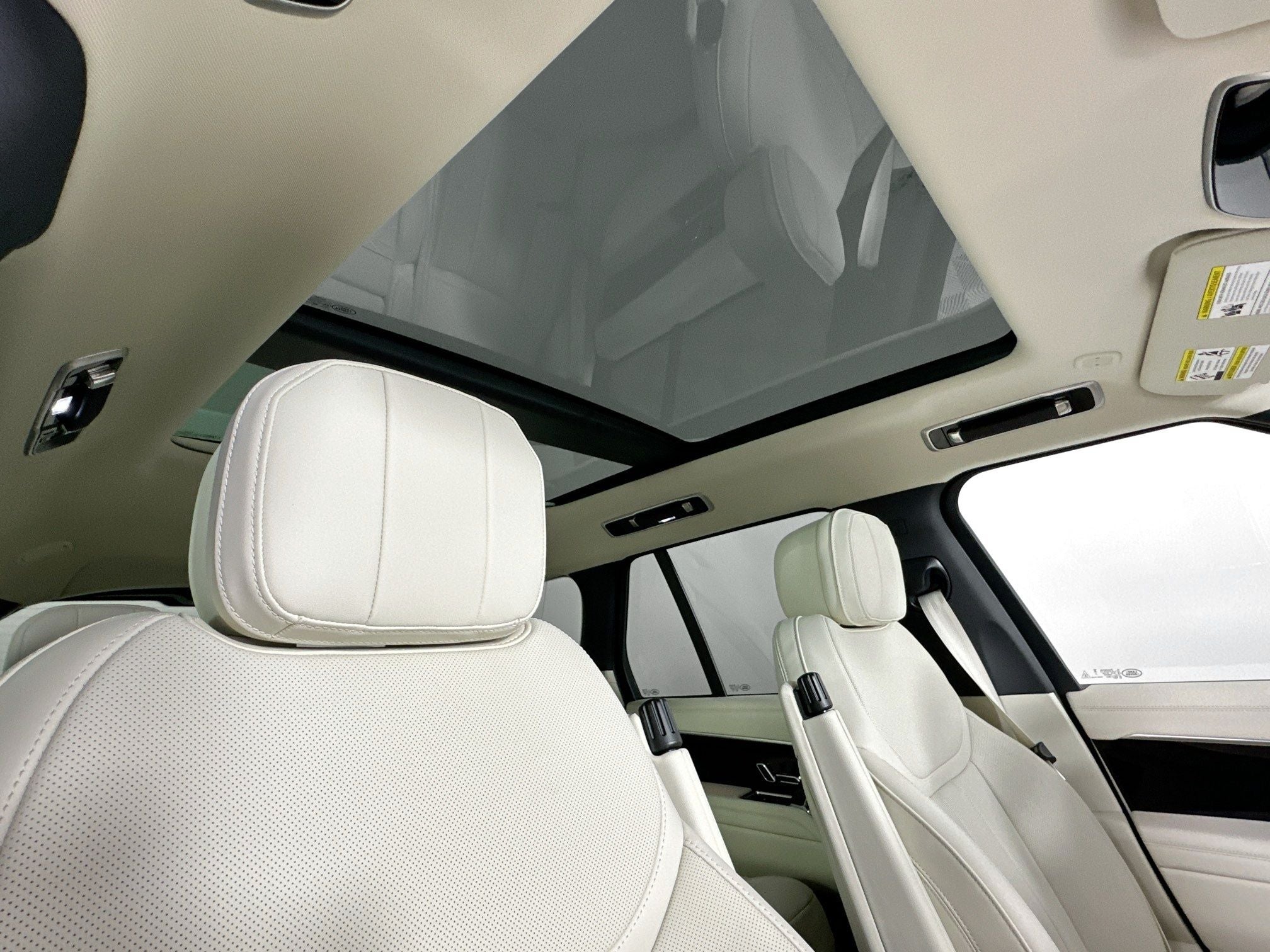 2026 Land Rover Range Rover Plug-In Hybrid SE