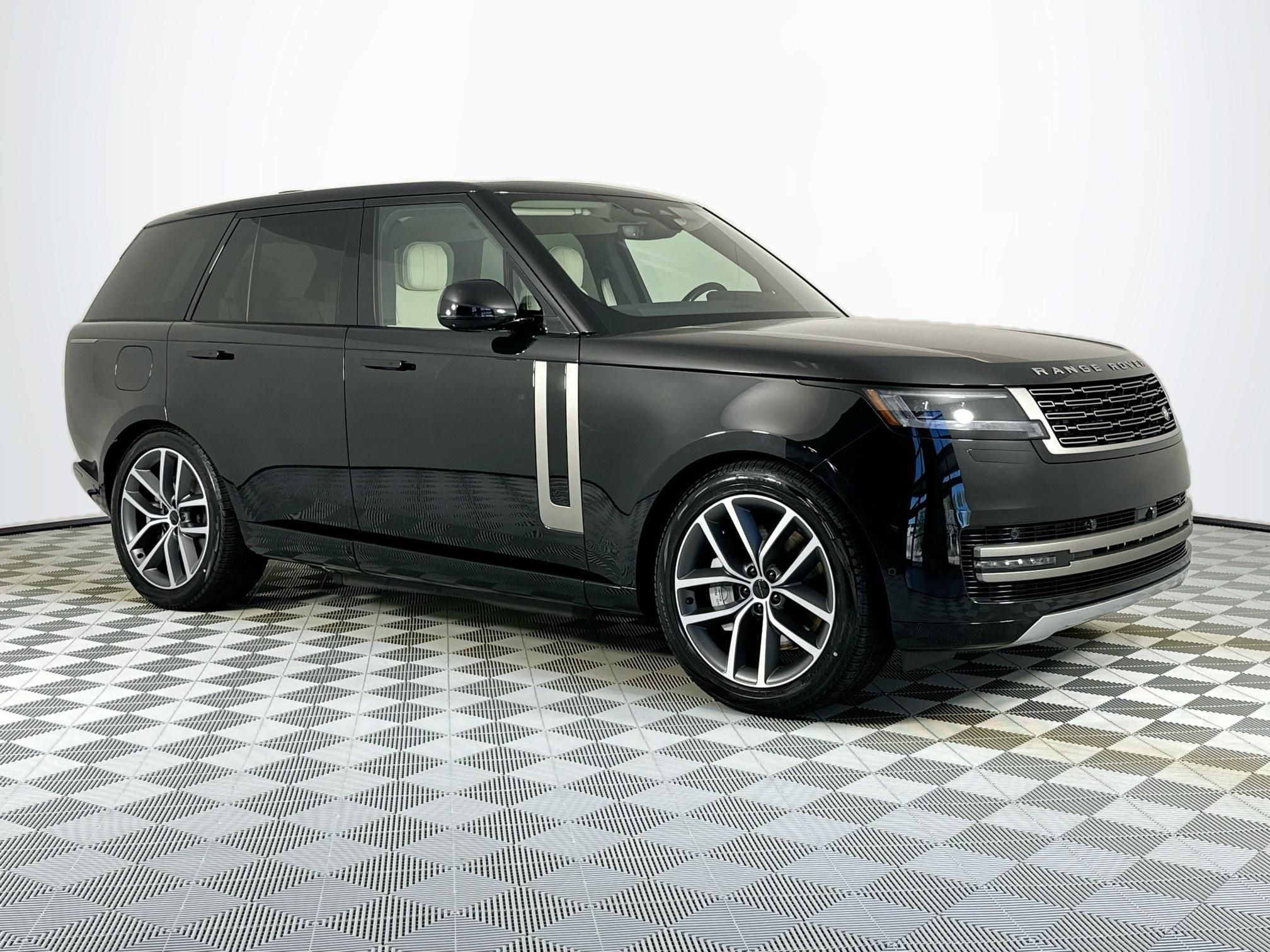 2026 Land Rover Range Rover Plug-In Hybrid SE