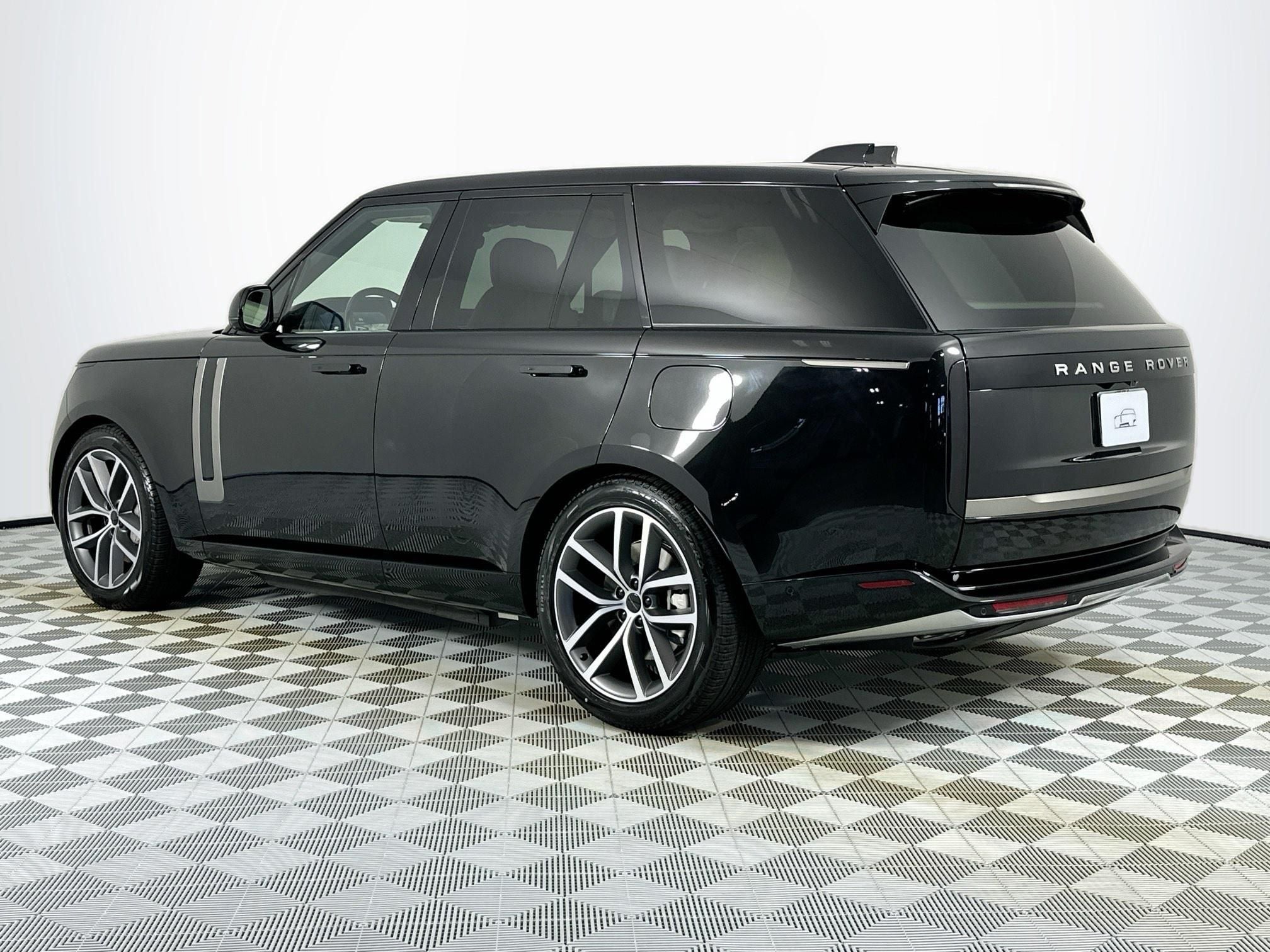 2026 Land Rover Range Rover Plug-In Hybrid SE