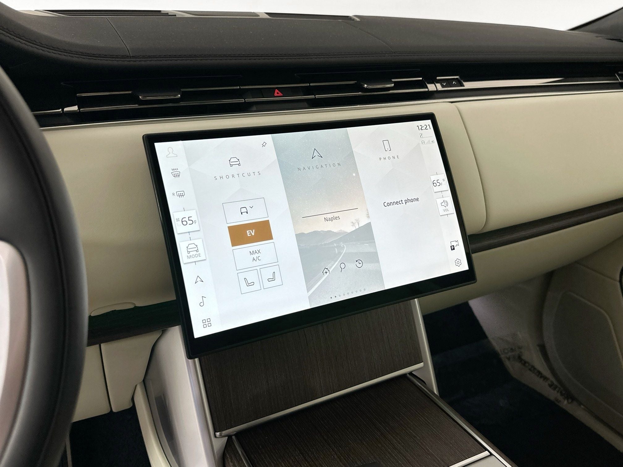 2026 Land Rover Range Rover Plug-In Hybrid SE