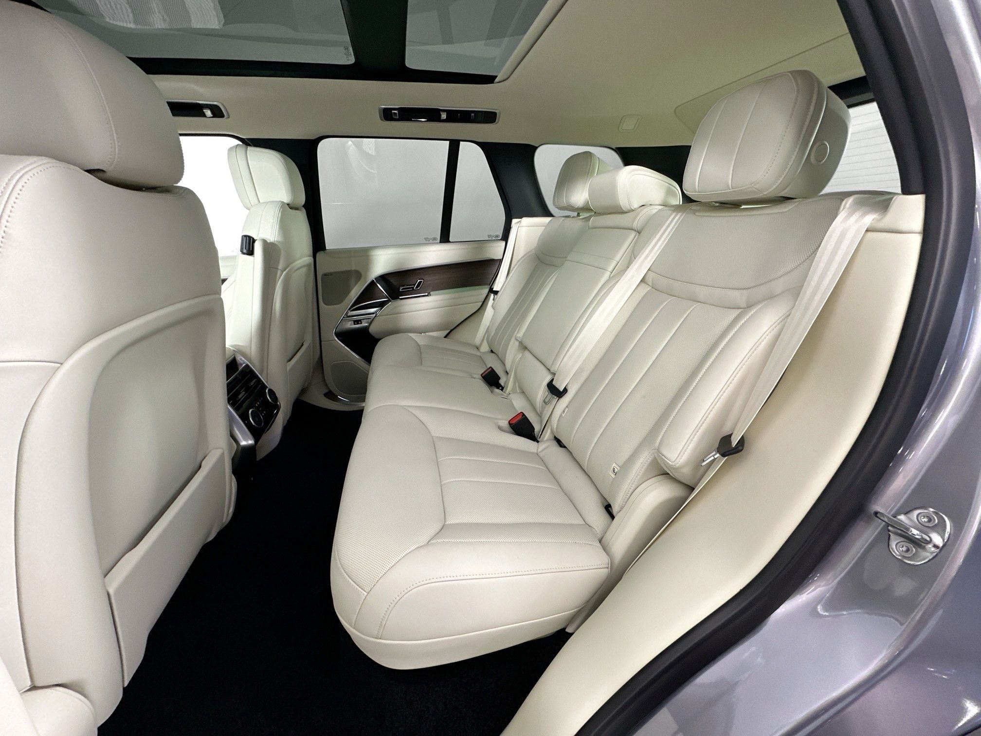 2026 Land Rover Range Rover Plug-In Hybrid SE