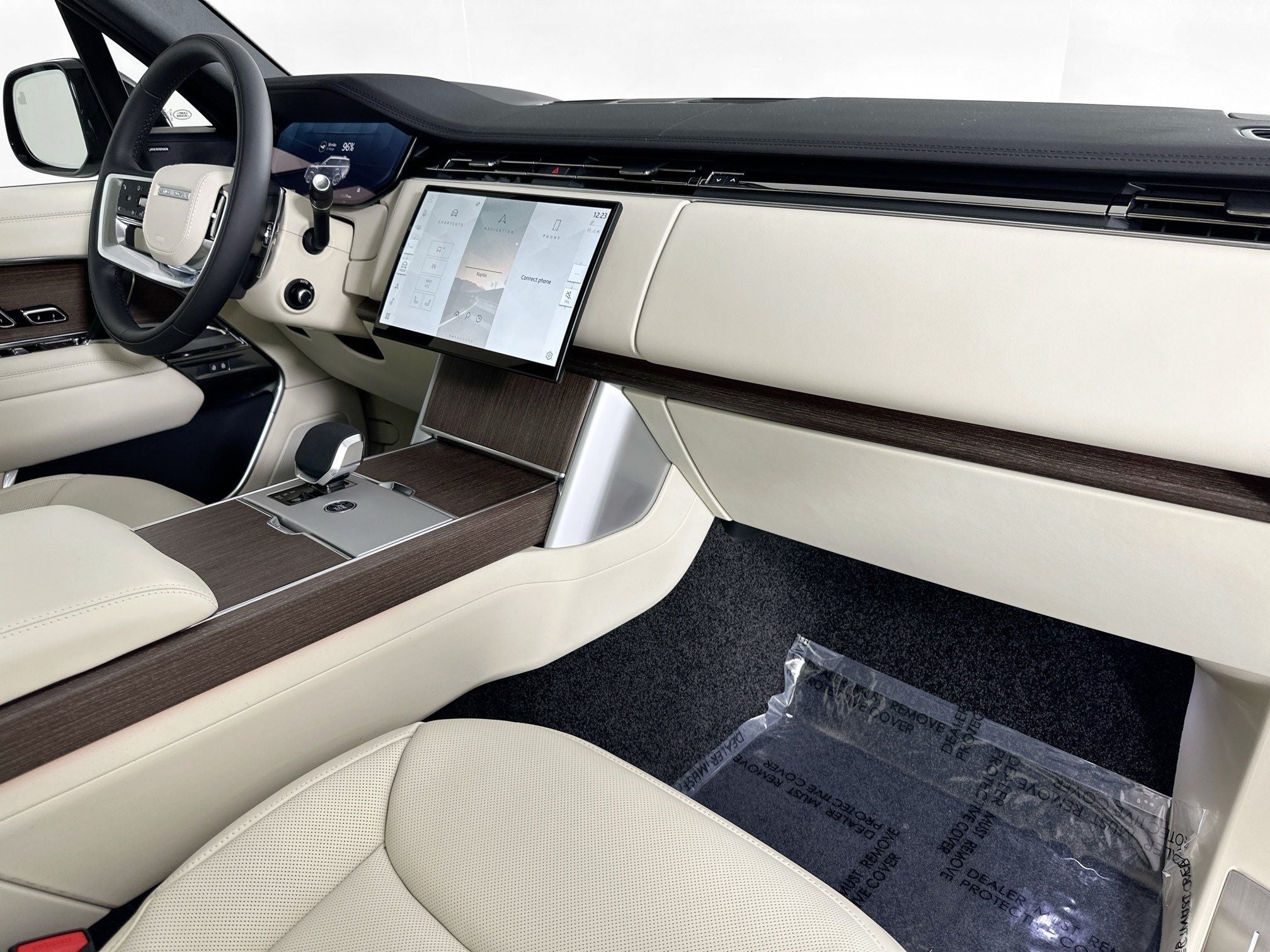 2026 Land Rover Range Rover Plug-In Hybrid SE