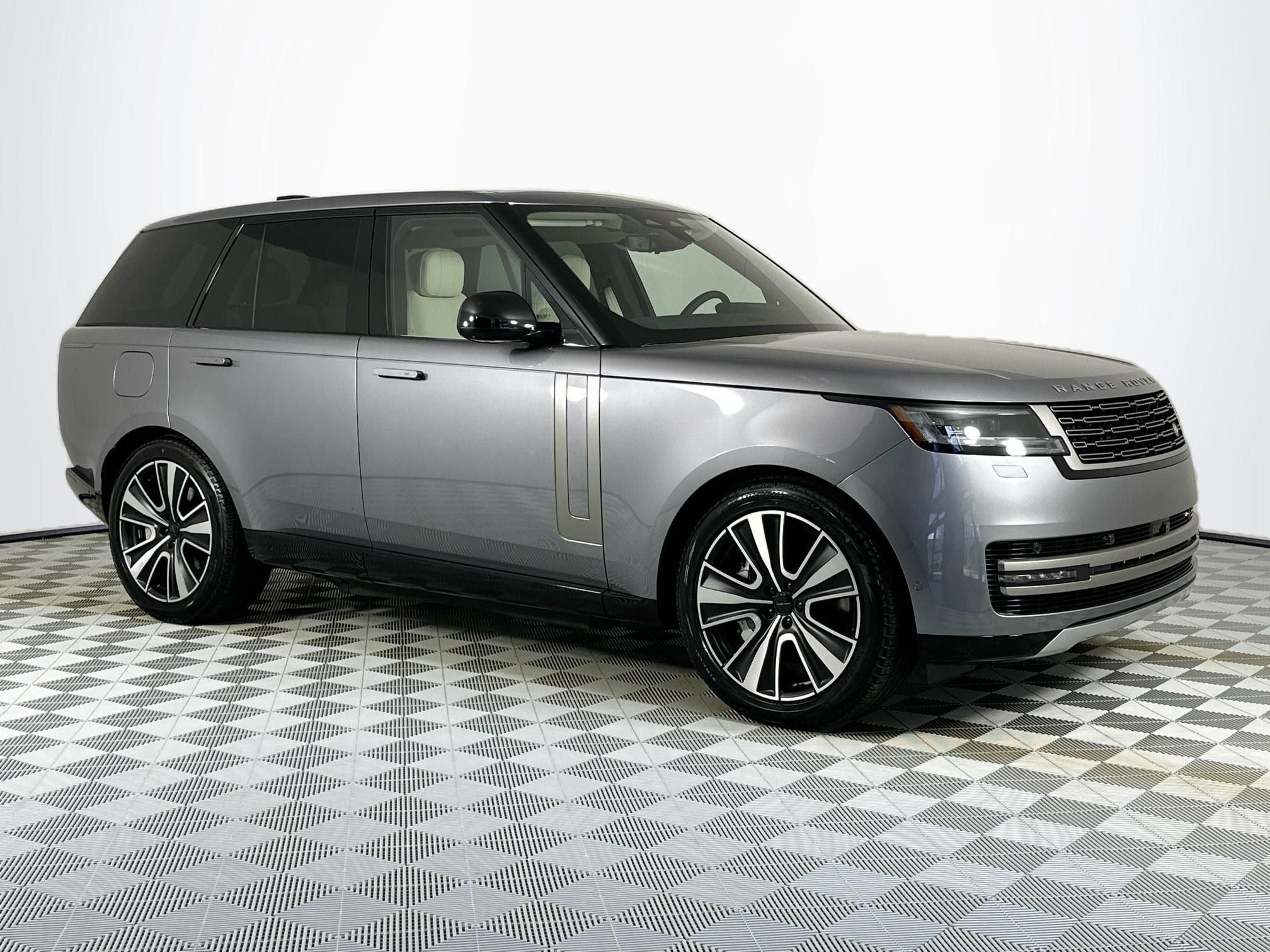 2026 Land Rover Range Rover Plug-In Hybrid SE
