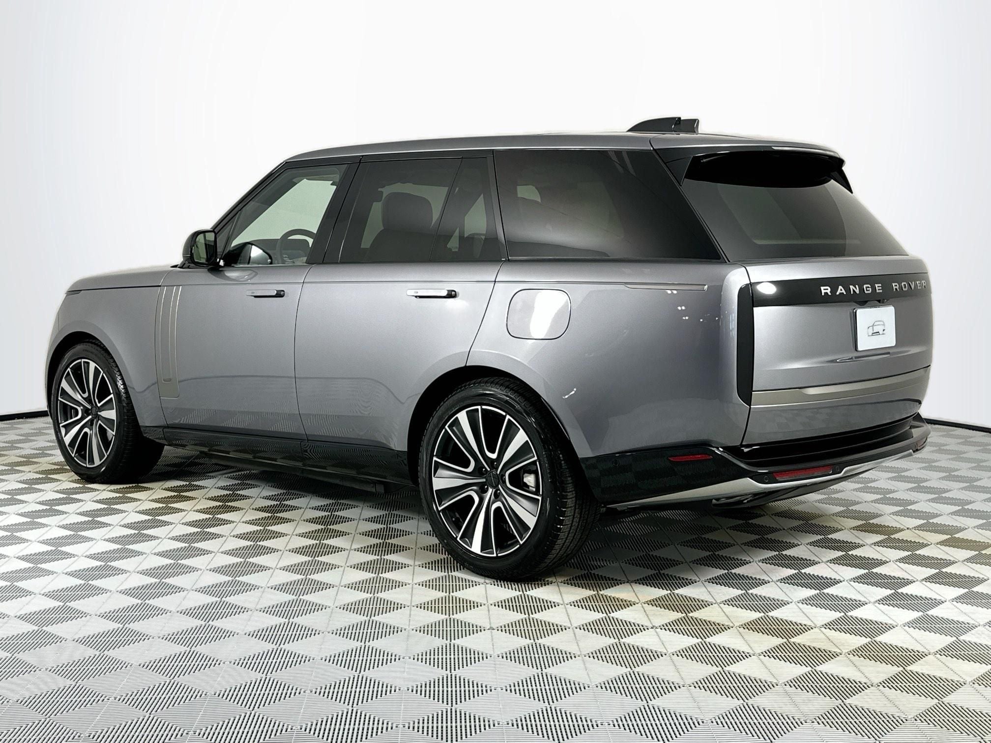 2026 Land Rover Range Rover Plug-In Hybrid SE