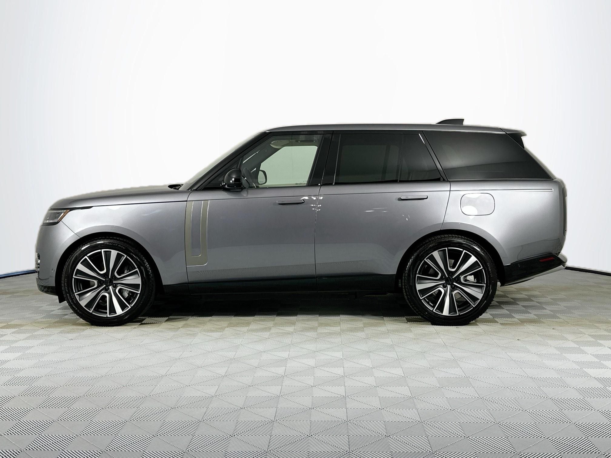 2026 Land Rover Range Rover Plug-In Hybrid SE