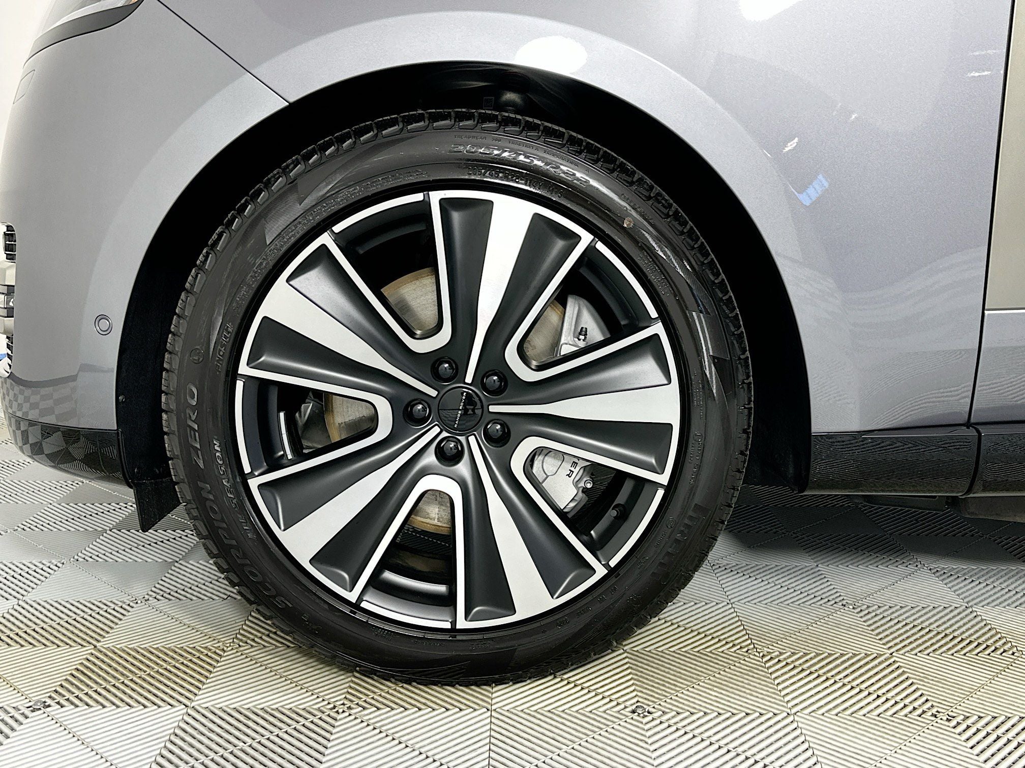 2026 Land Rover Range Rover Plug-In Hybrid SE