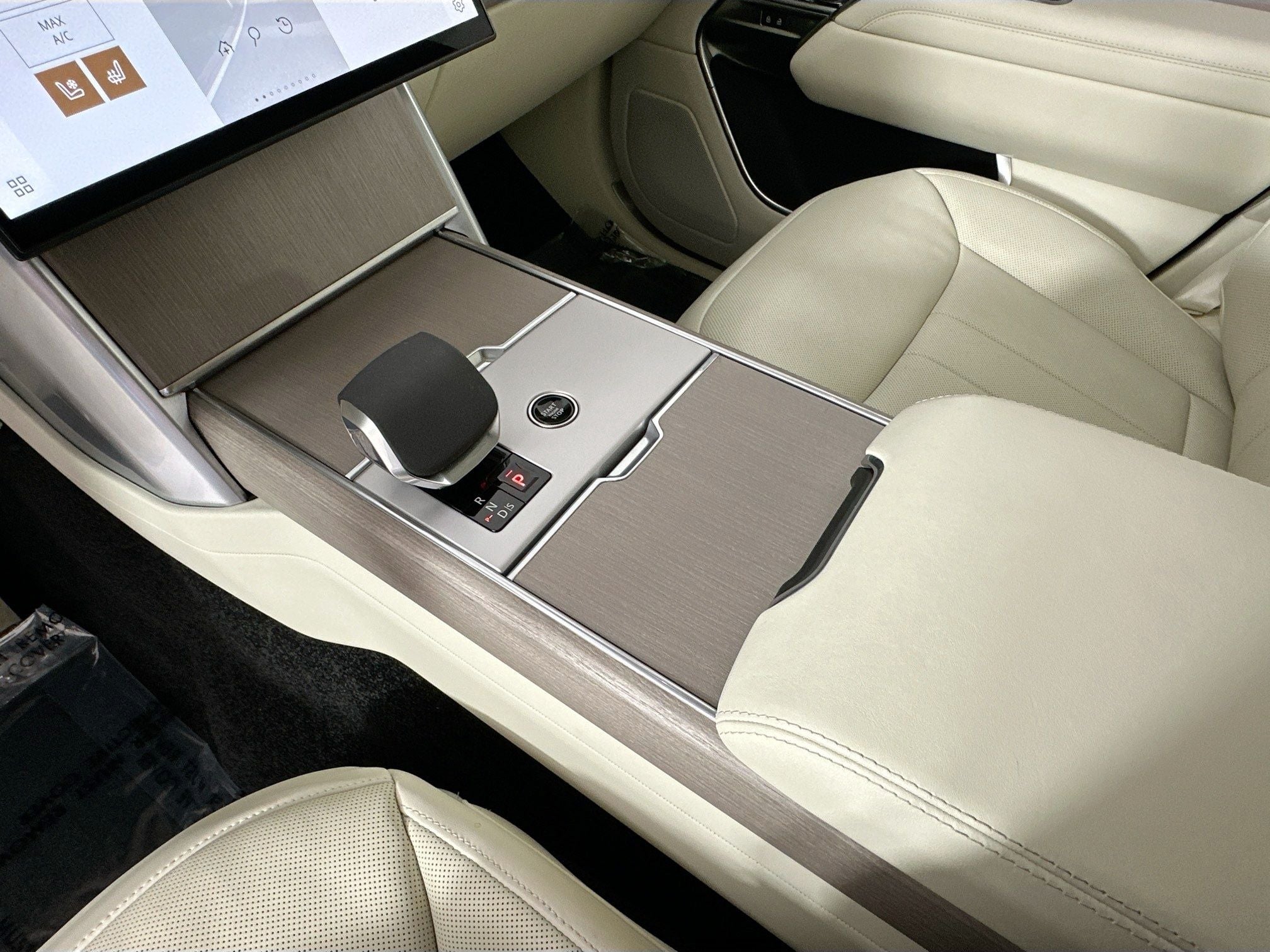 2024 Land Rover Range Rover SE