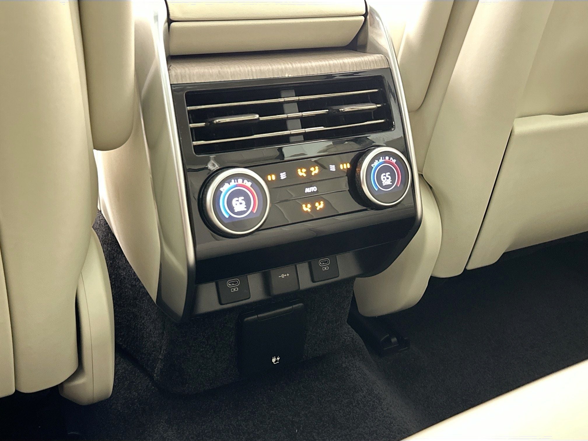 2024 Land Rover Range Rover SE