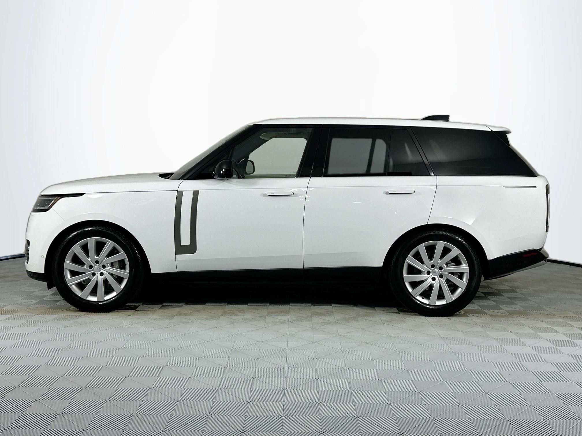 2024 Land Rover Range Rover SE