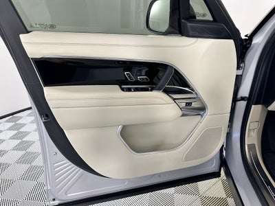 2025 Land Rover Range Rover SE