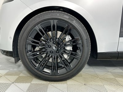 2025 Land Rover Range Rover SE