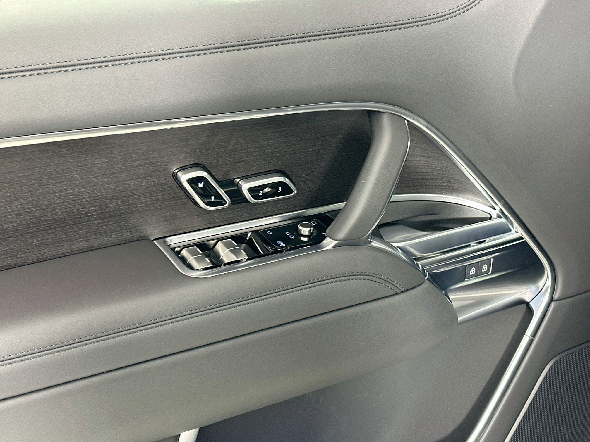 2026 Land Rover Range Rover SE