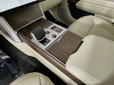 2027 Land Rover Range Rover SE
