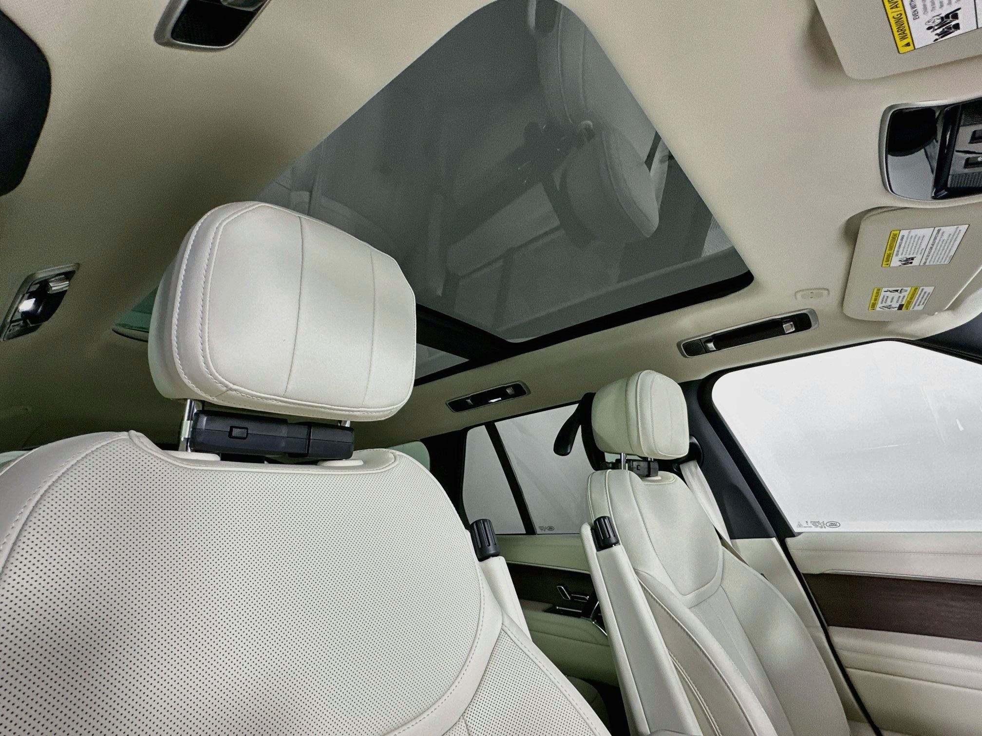 2027 Land Rover Range Rover SE