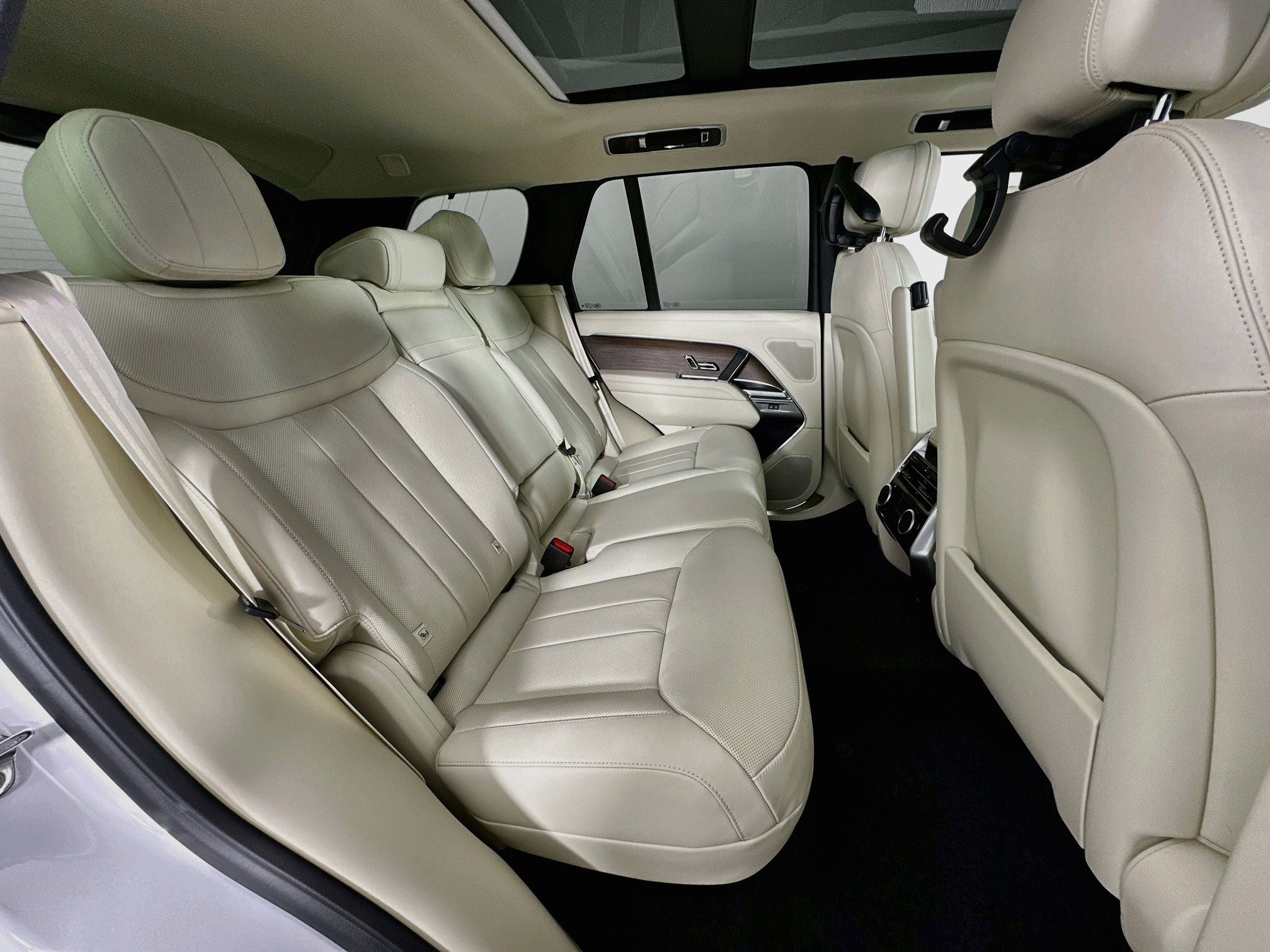 2027 Land Rover Range Rover SE