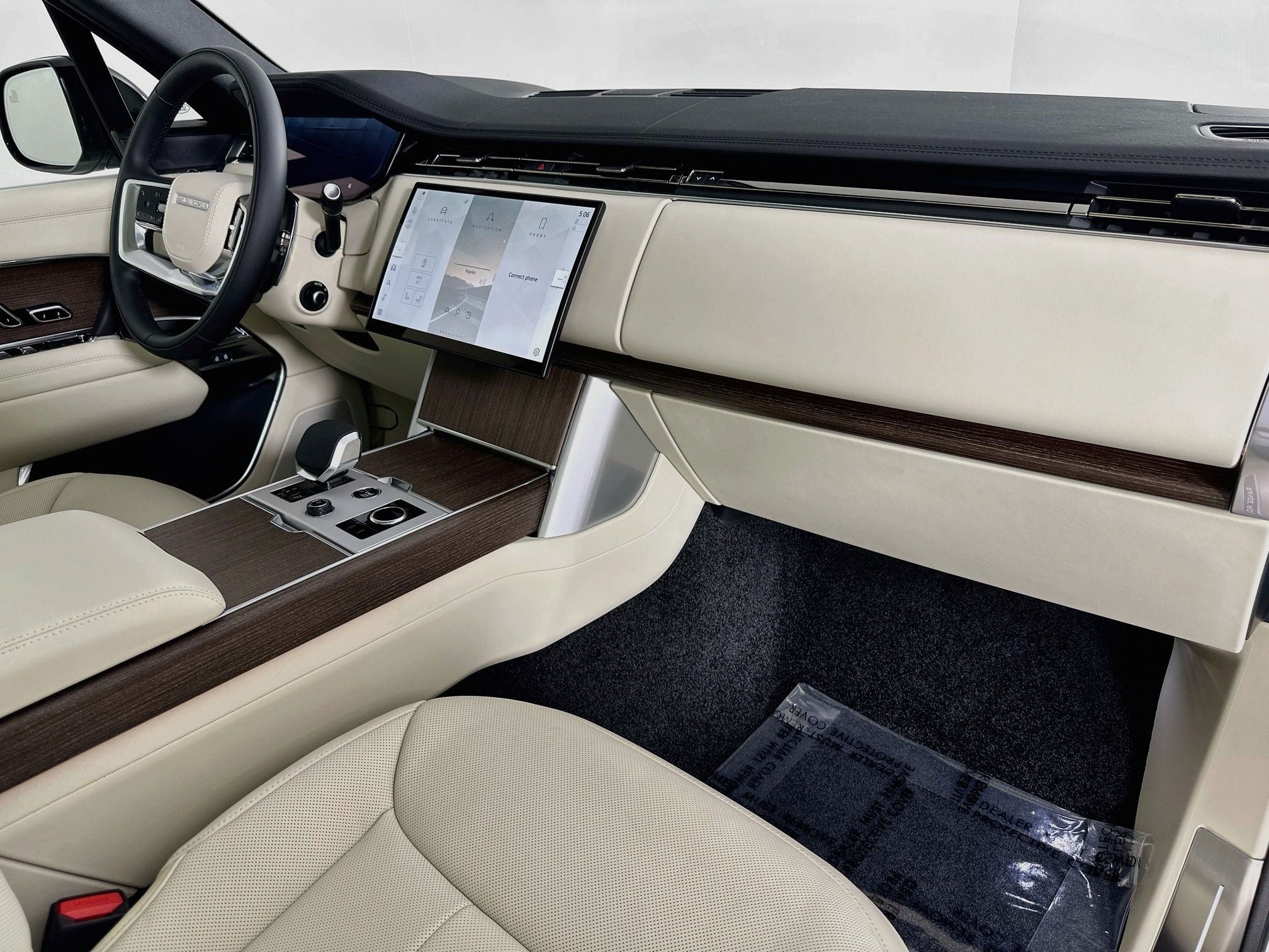2027 Land Rover Range Rover SE