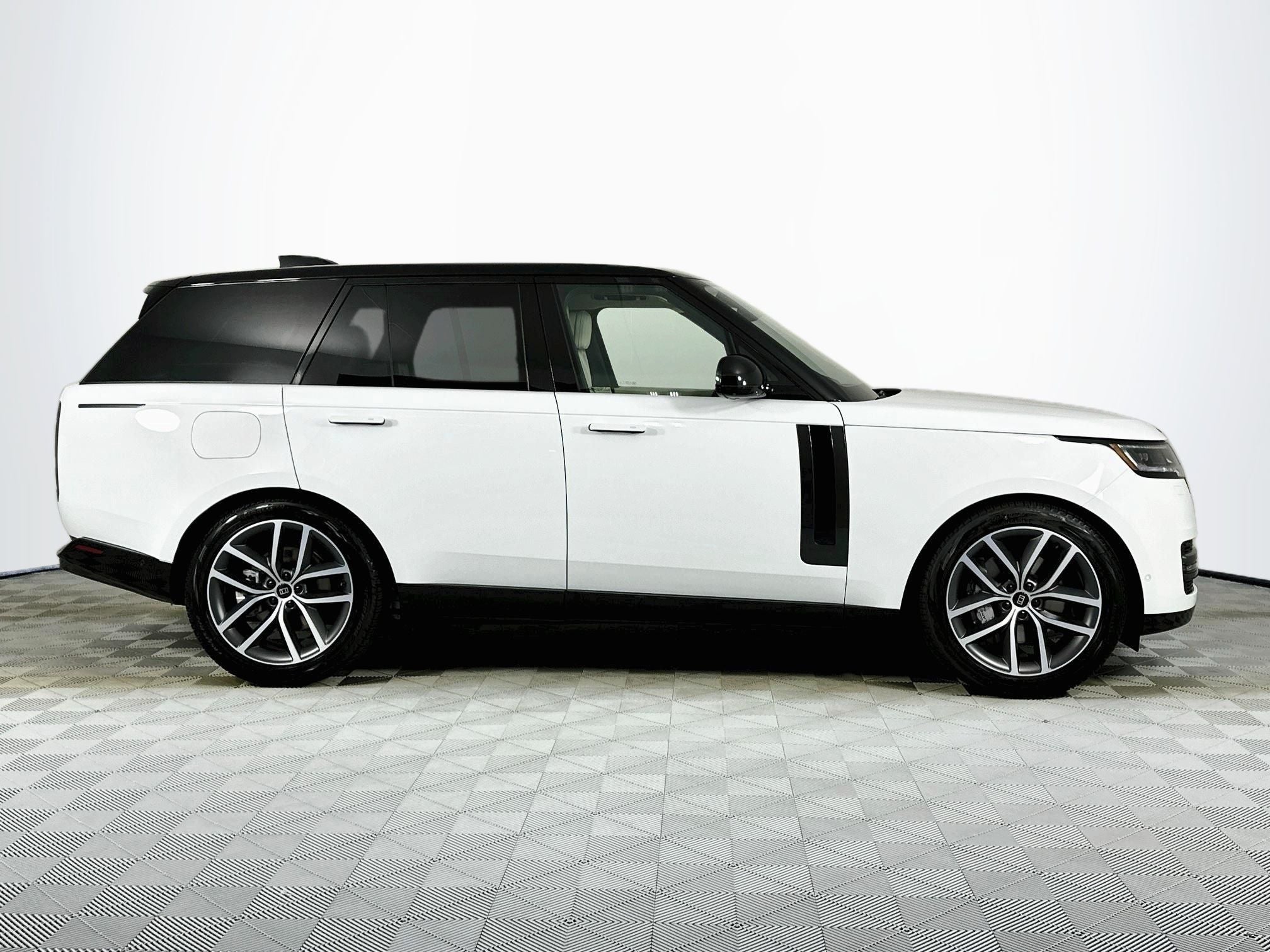 2027 Land Rover Range Rover SE
