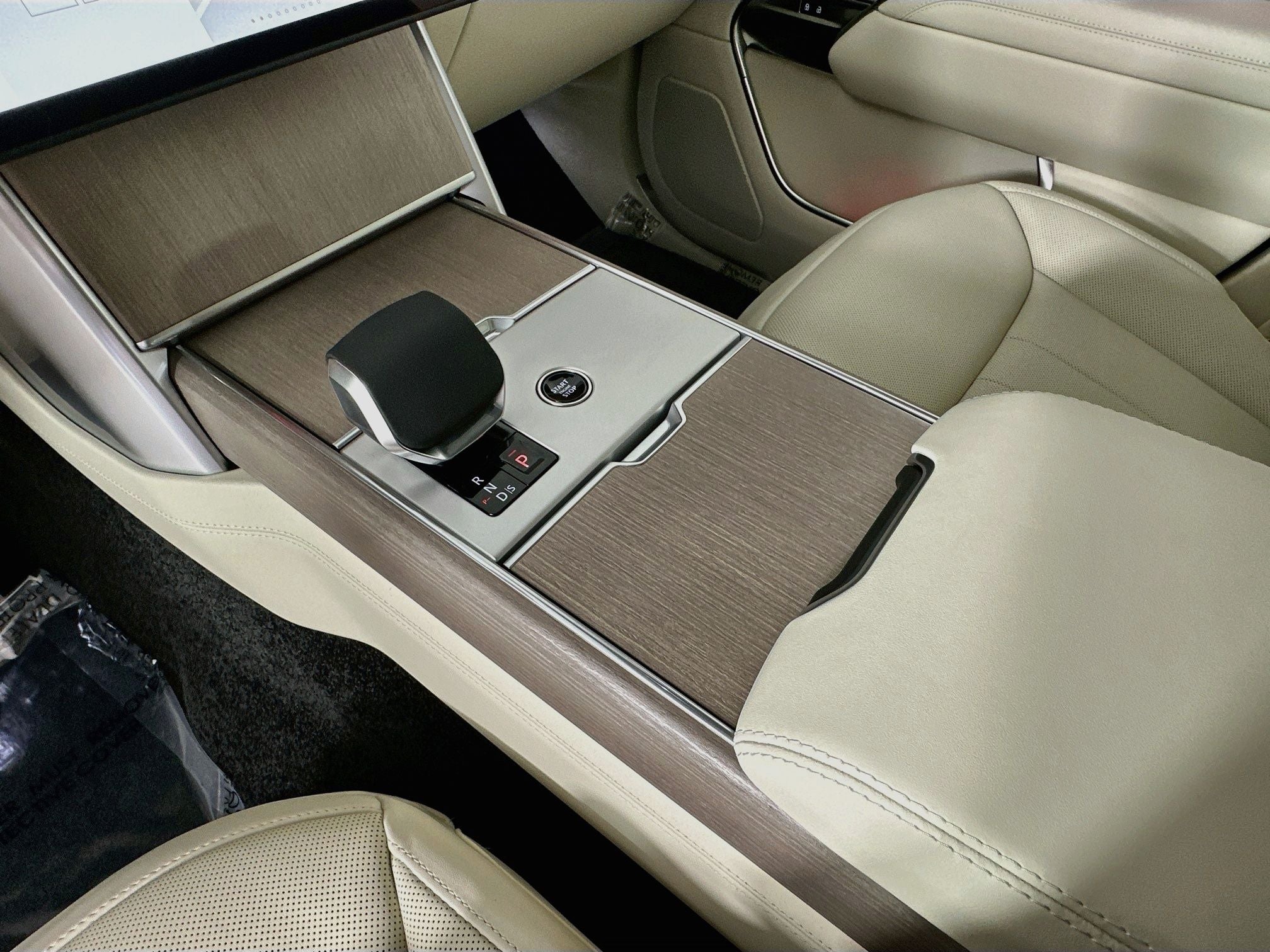 2026 Land Rover Range Rover SE
