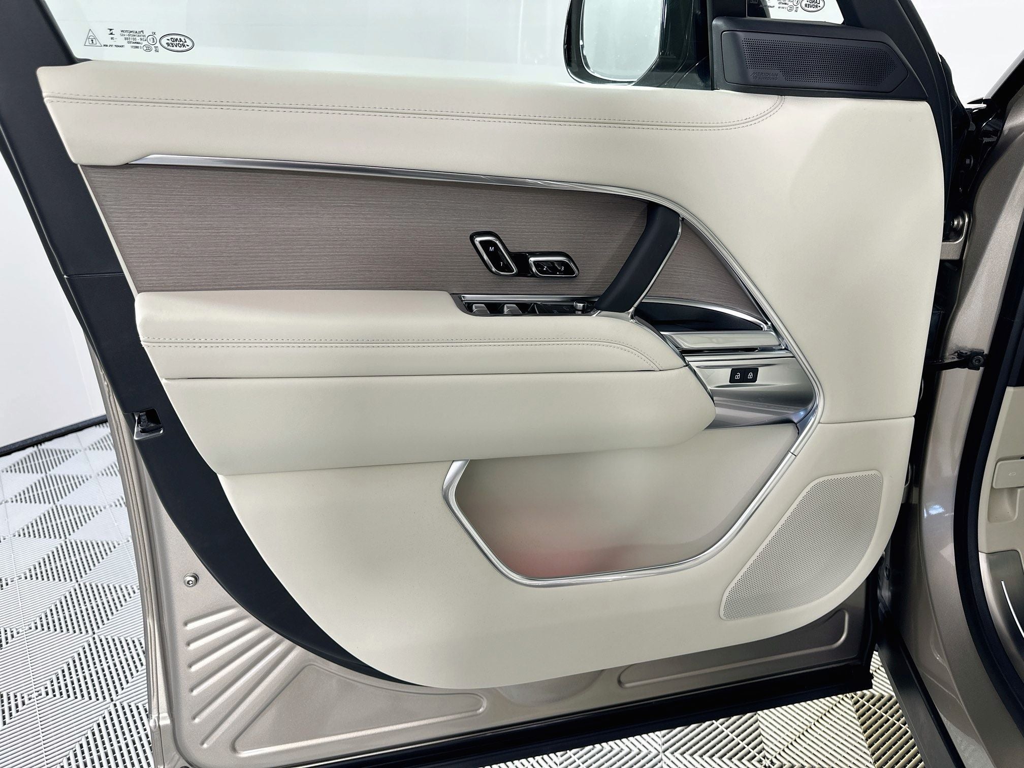 2026 Land Rover Range Rover SE