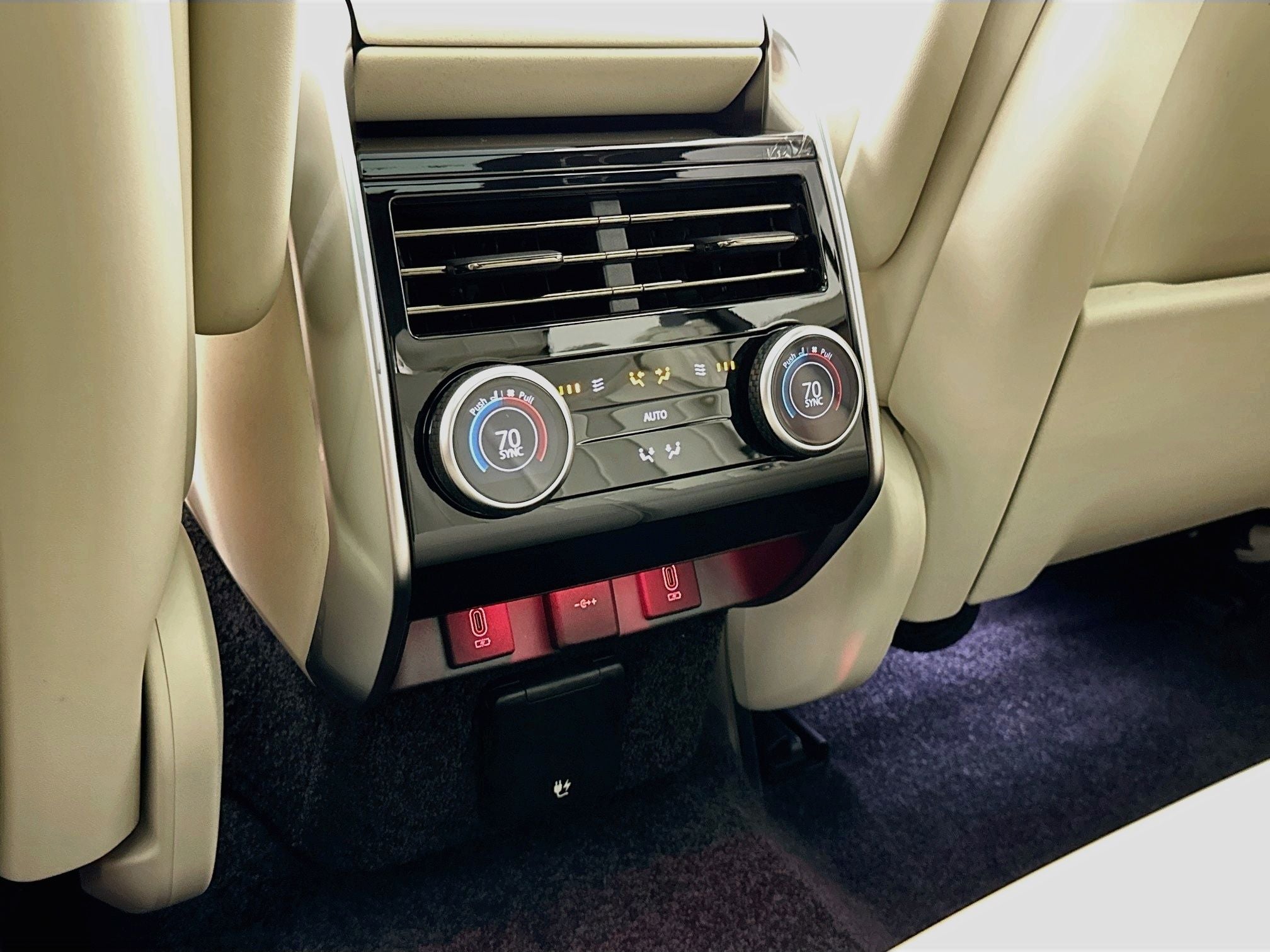 2026 Land Rover Range Rover SE