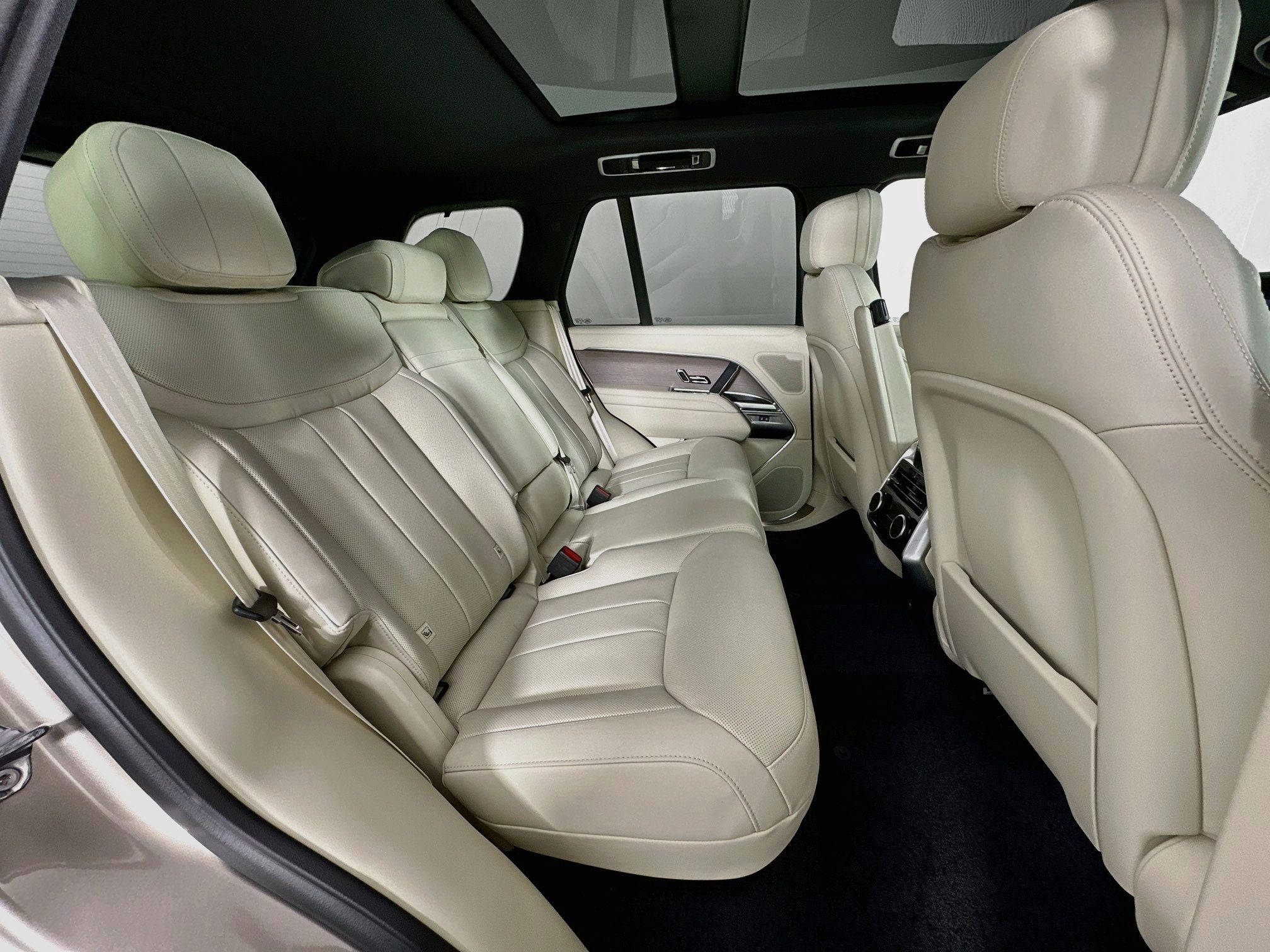 2026 Land Rover Range Rover SE