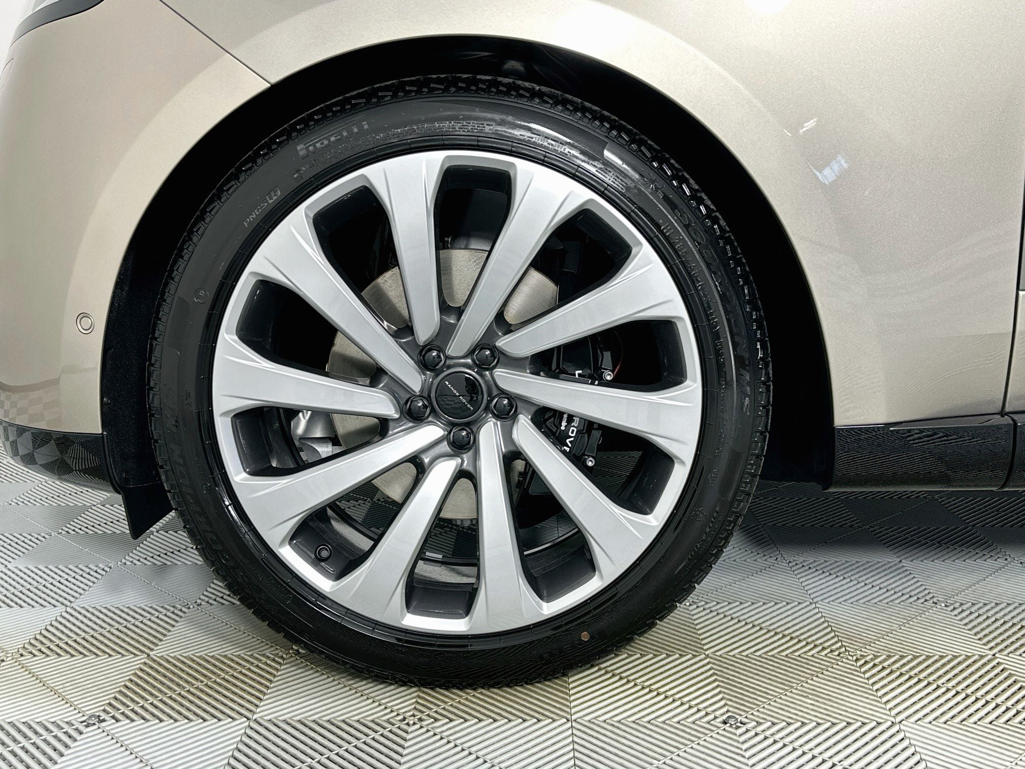 2026 Land Rover Range Rover SE