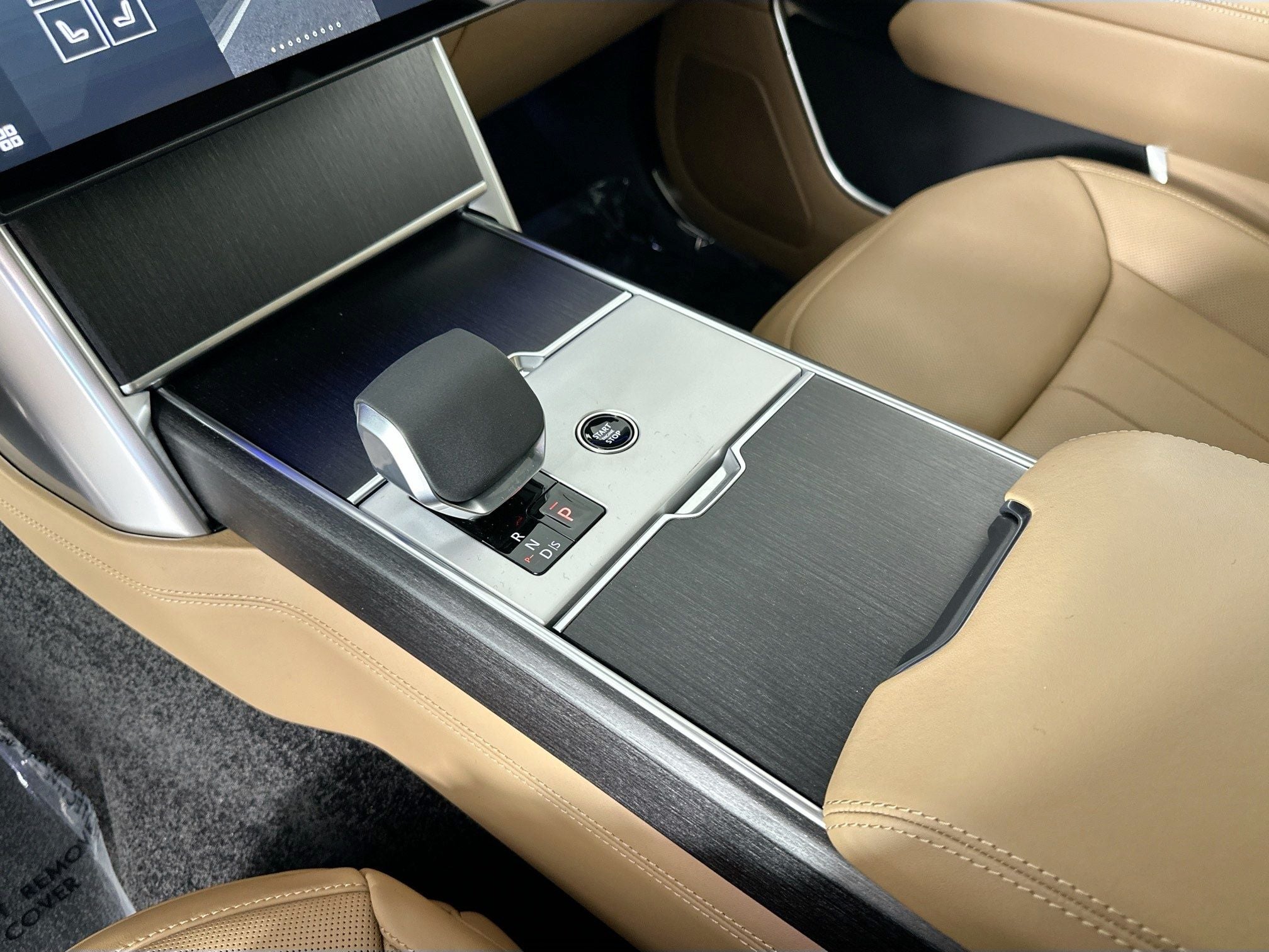 2026 Land Rover Range Rover SE