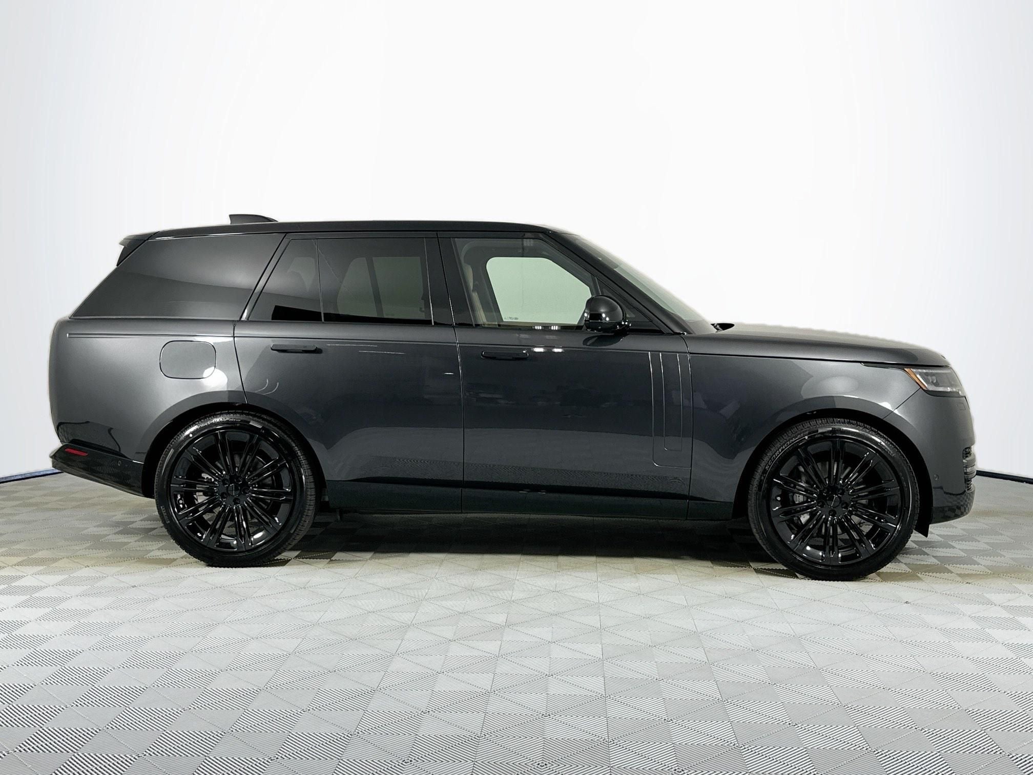 2026 Land Rover Range Rover SE