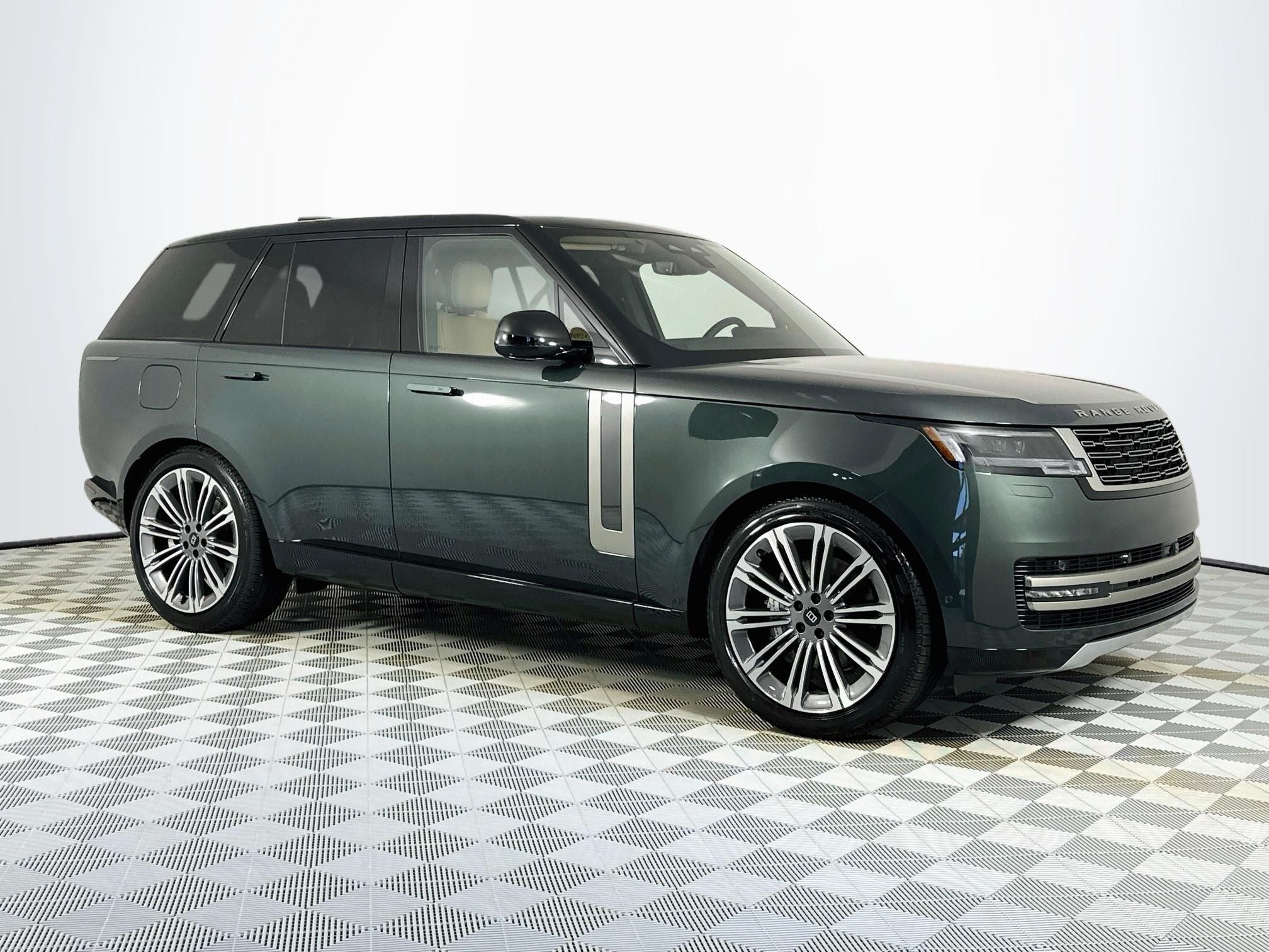 2027 Land Rover Range Rover SE