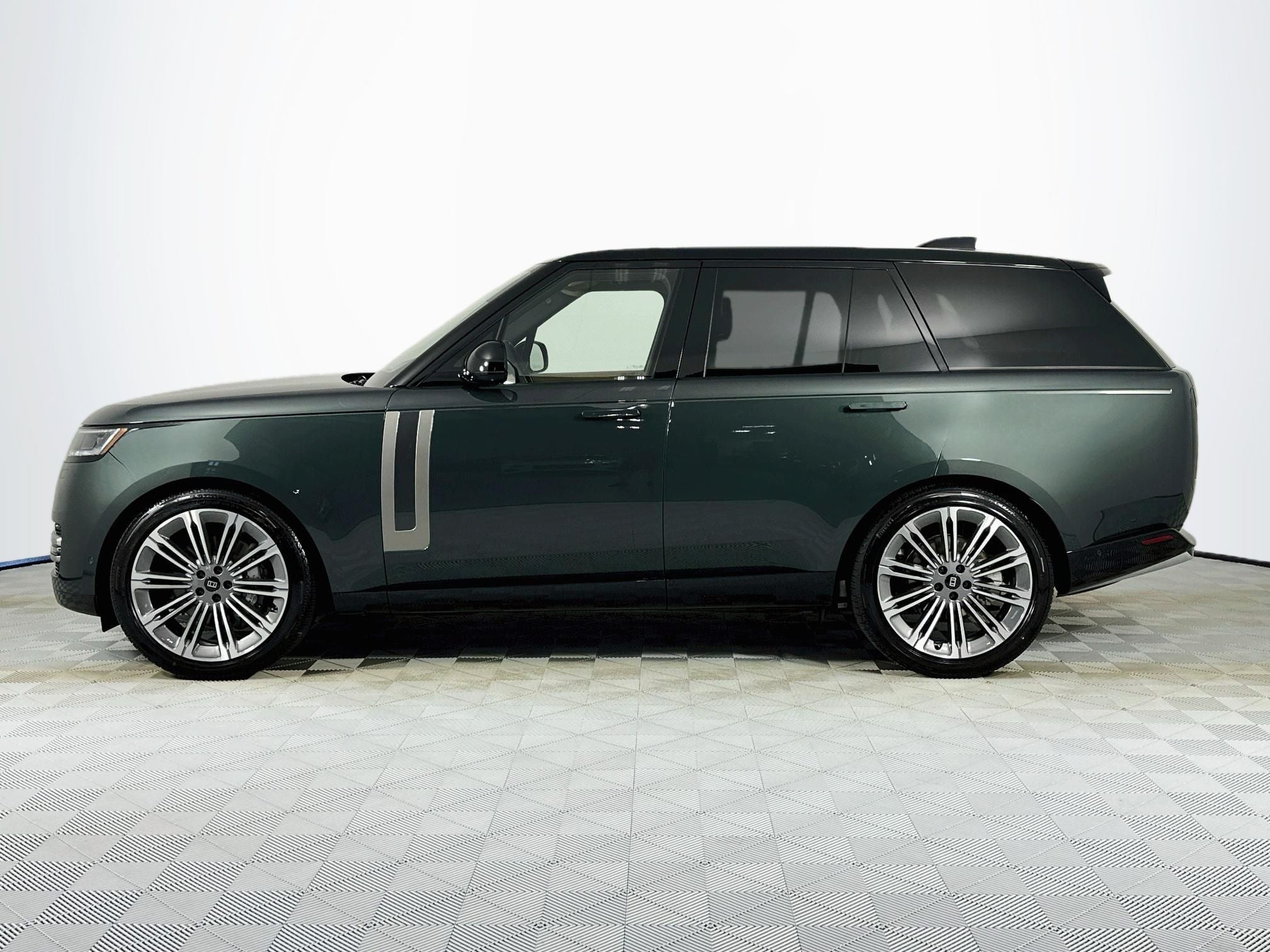 2027 Land Rover Range Rover SE