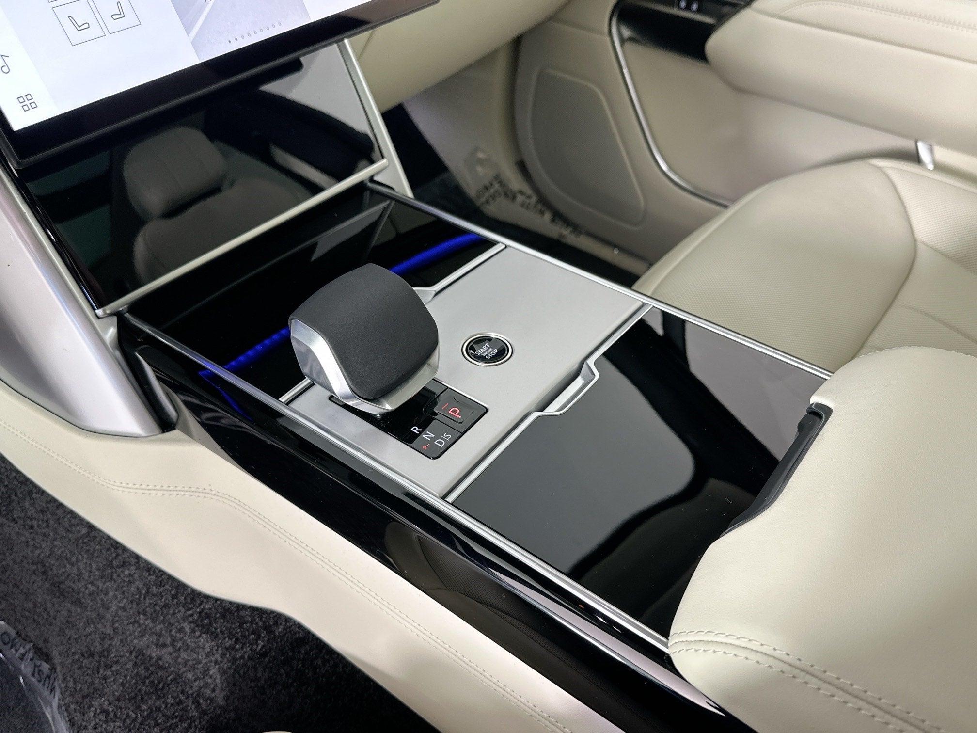 2026 Land Rover Range Rover SE