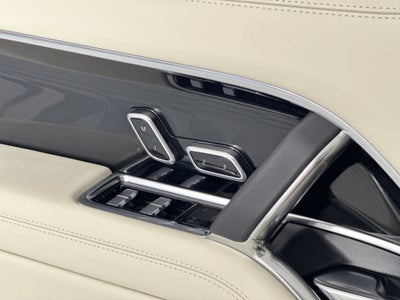 2026 Land Rover Range Rover SE