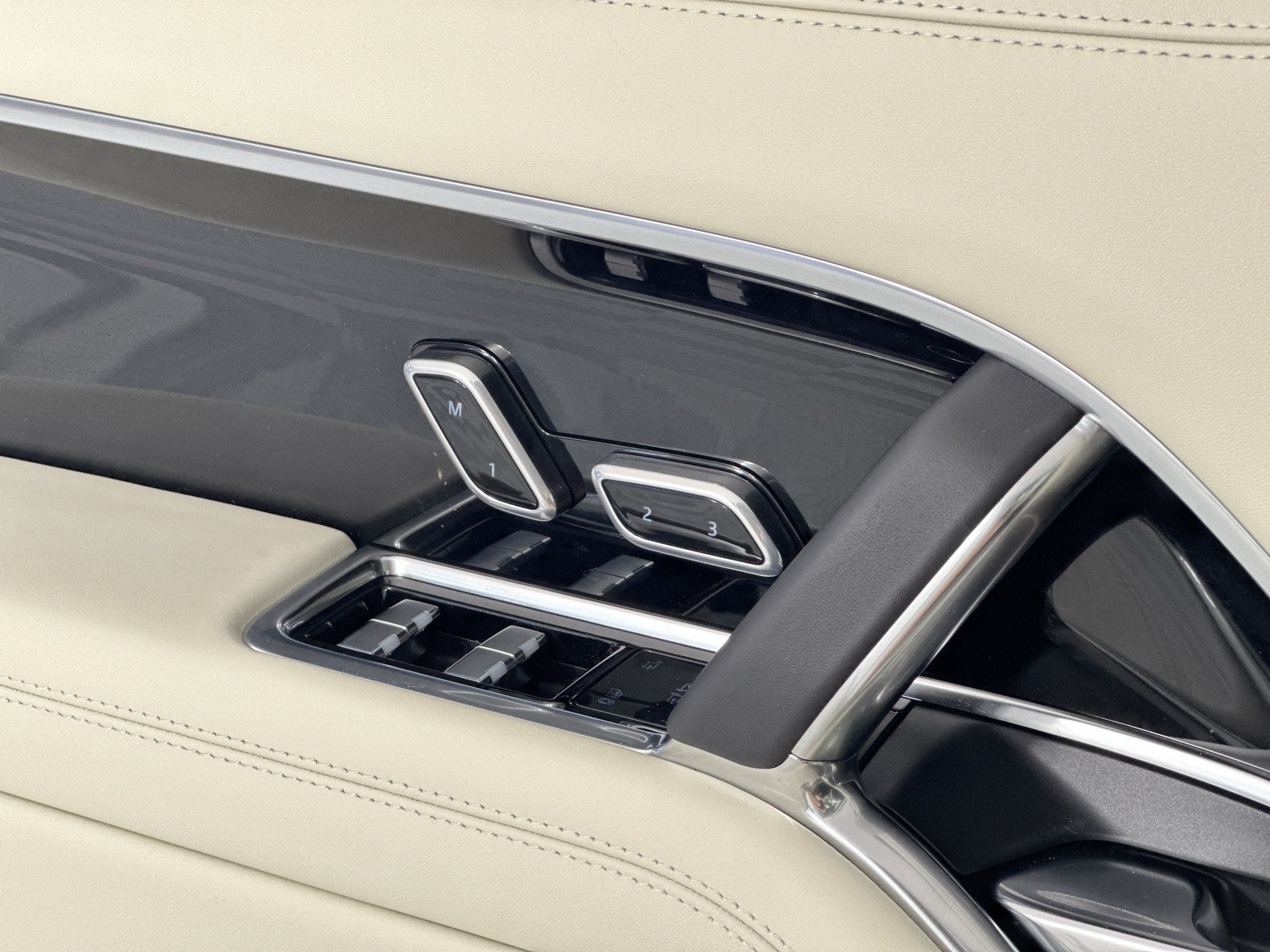 2026 Land Rover Range Rover SE