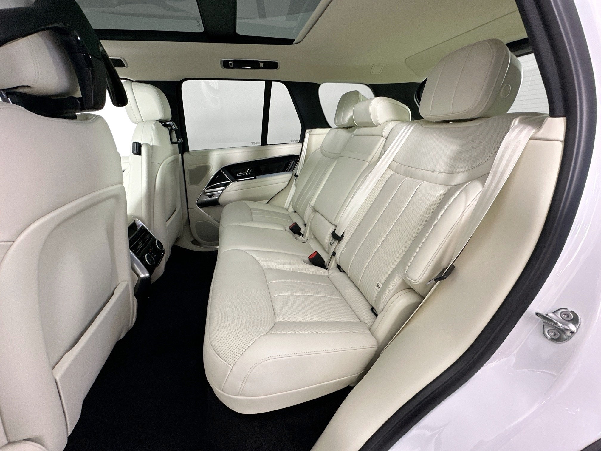 2026 Land Rover Range Rover SE