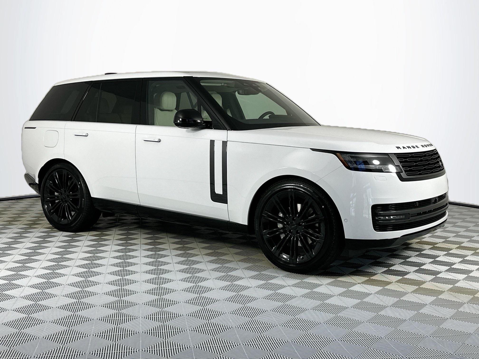 2026 Land Rover Range Rover SE