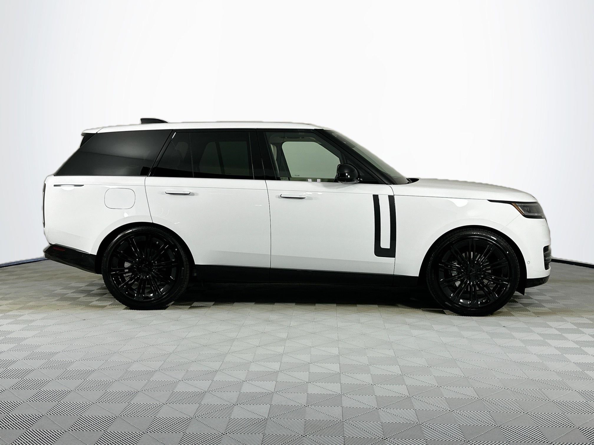 2026 Land Rover Range Rover SE