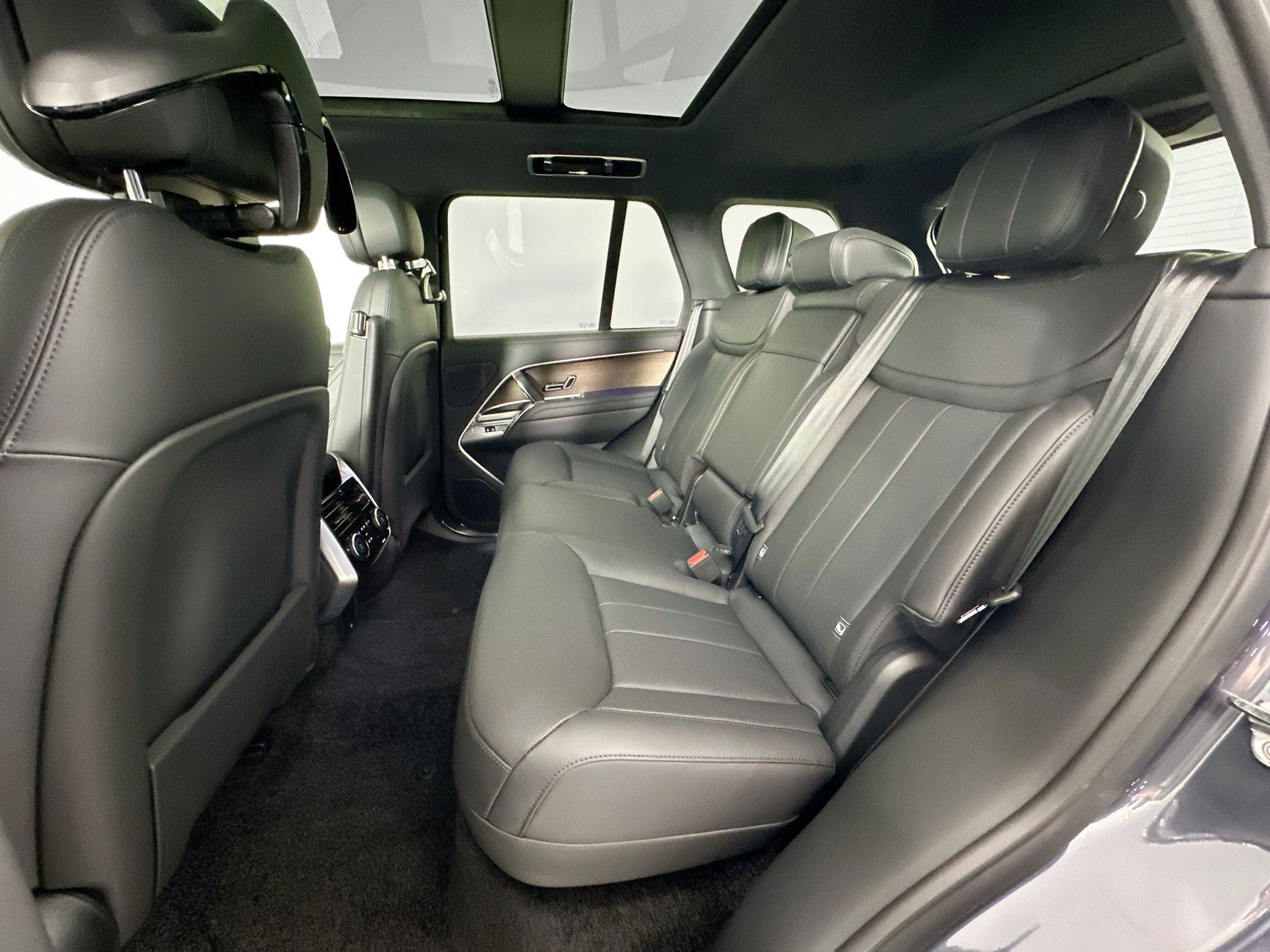 2026 Land Rover Range Rover SE